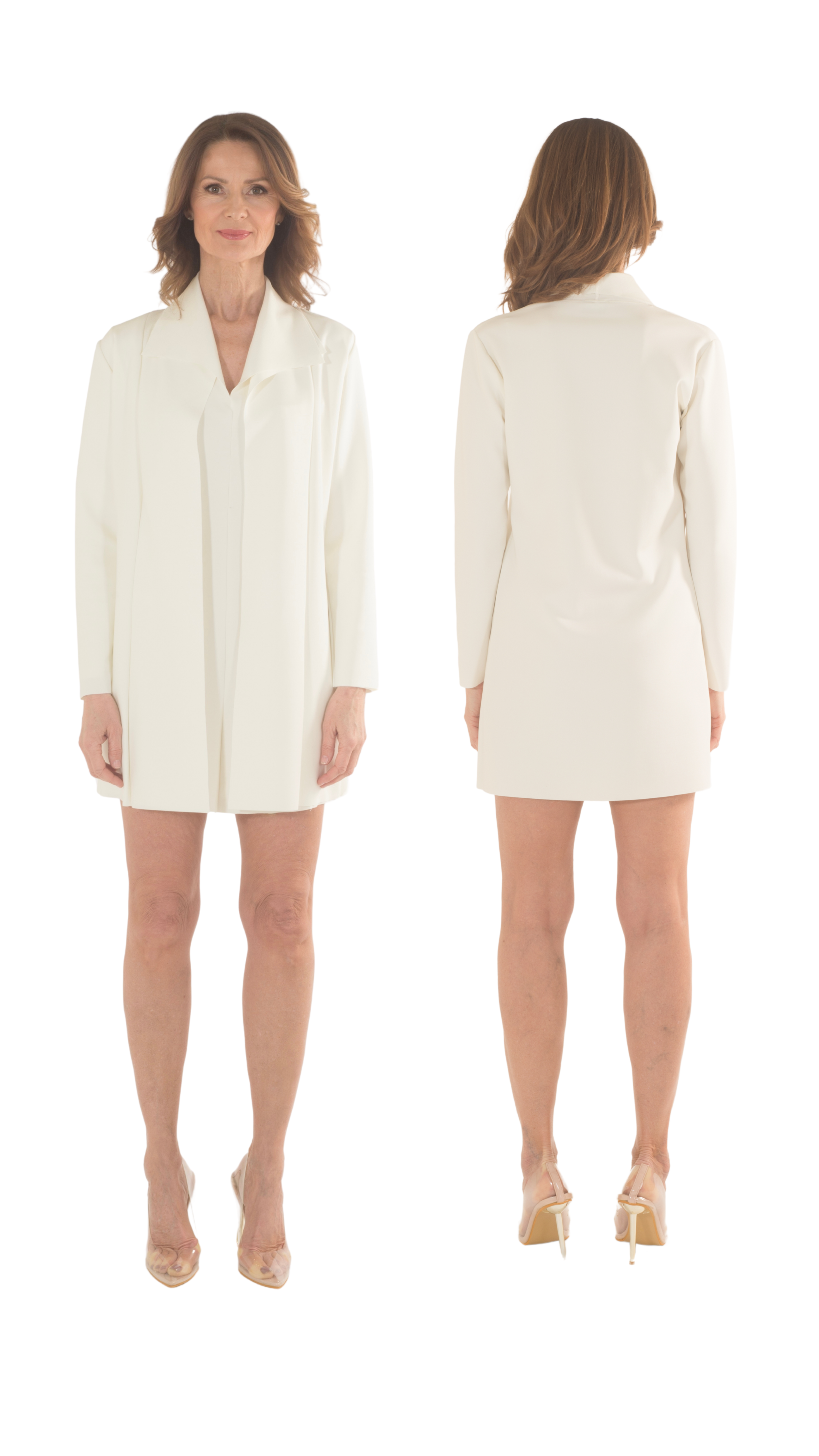 Donna con cappotto bianco e abiti abbinati, vista frontale e posteriore