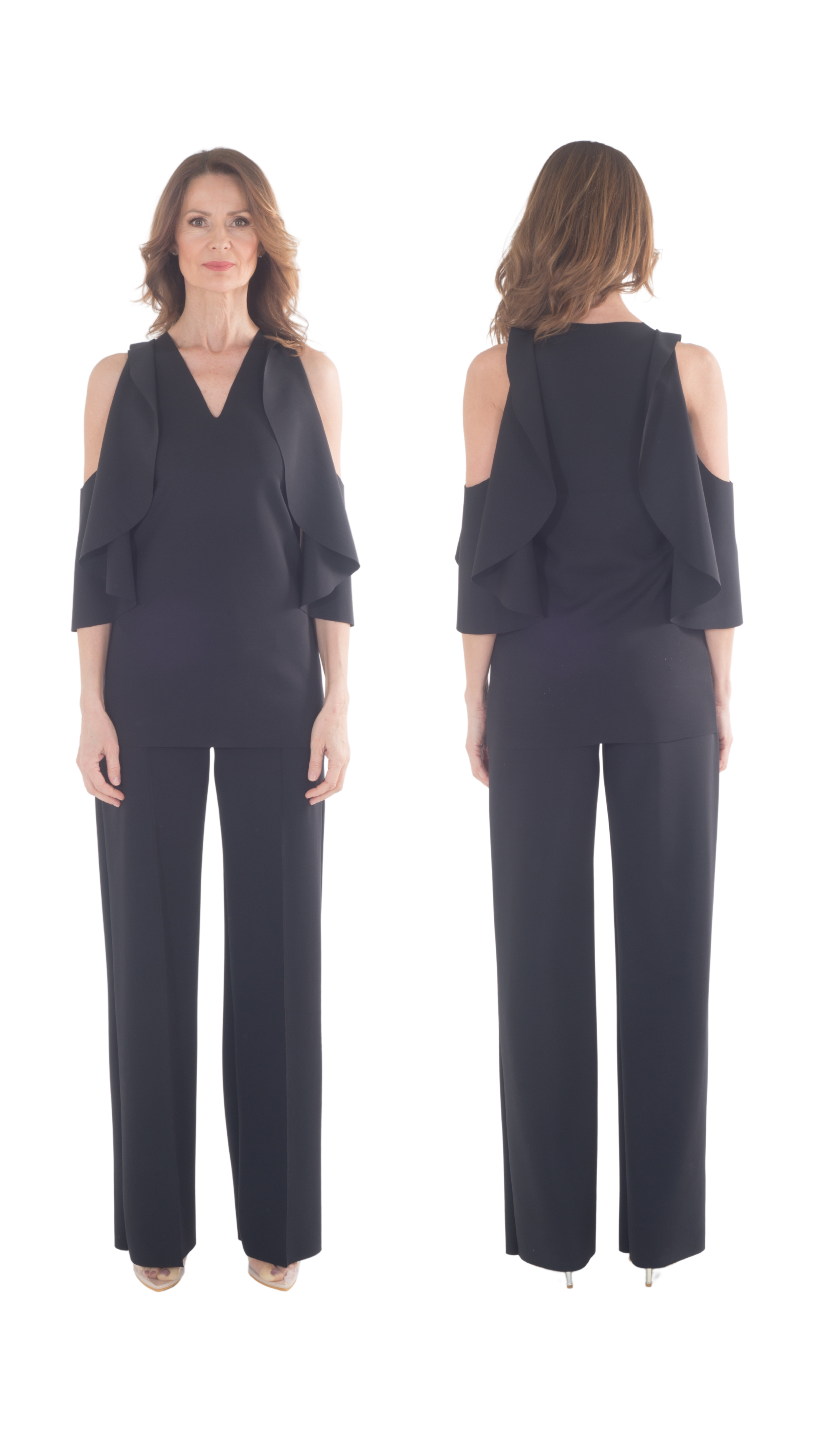 Donna che indossa un completo nero elegante con top a maniche a sbuffo e pantaloni lunghi. La figura è mostrata da fronte e da dietro su sfondo bianco.