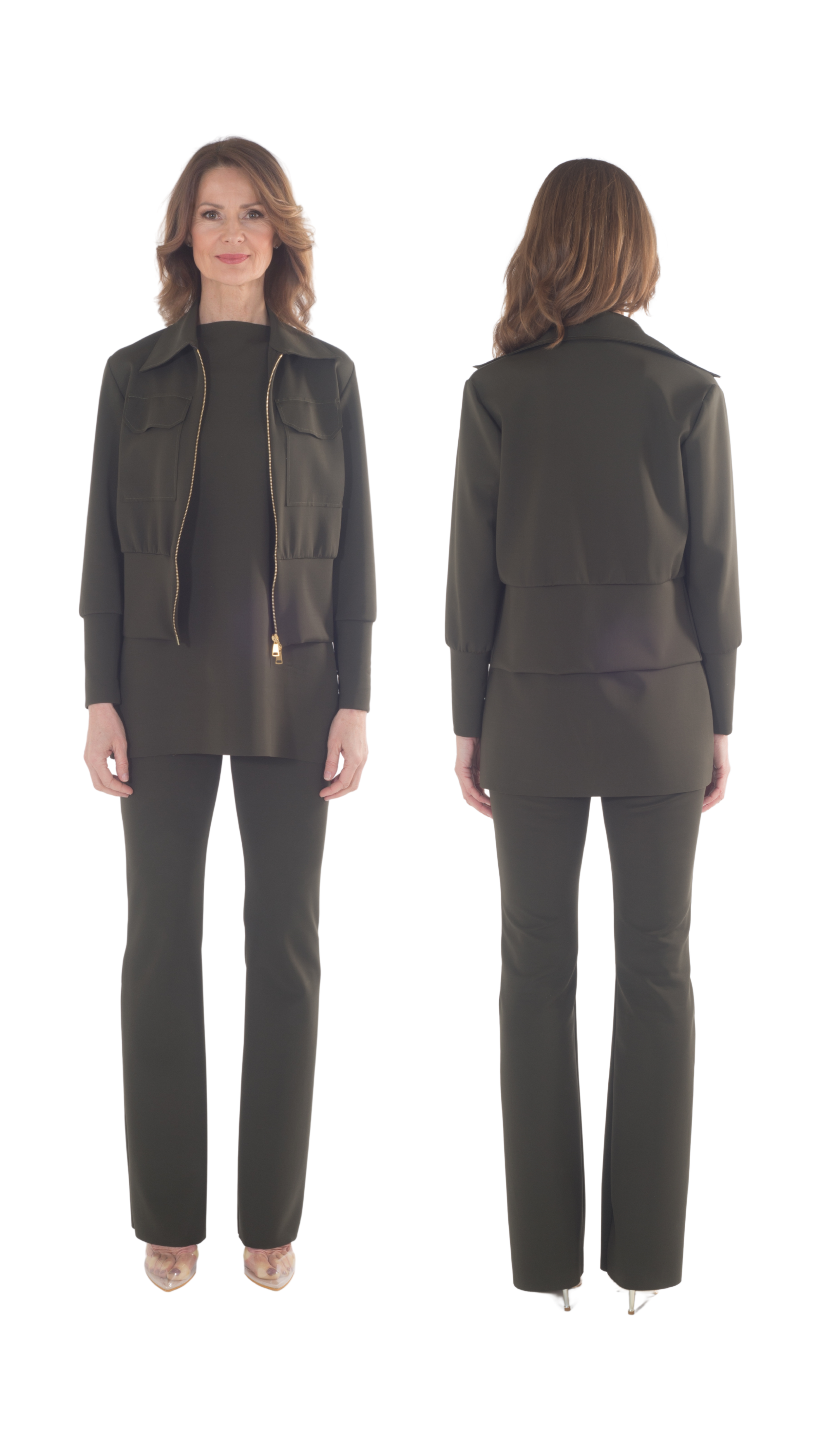 Donna che indossa un completo nero con giacca e pantaloni, vista frontale e laterale su sfondo bianco.