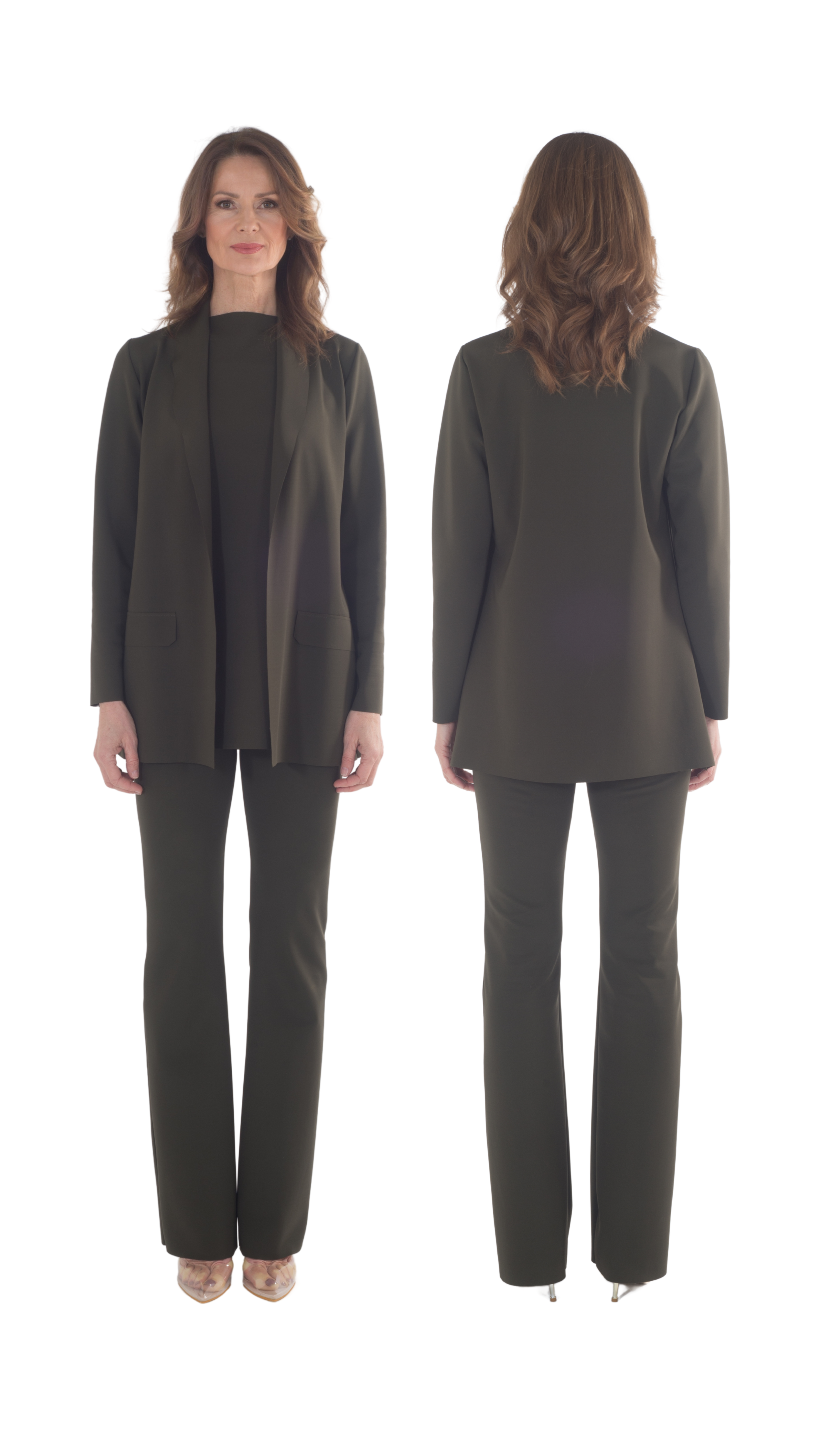 Donna con abito nero e giacca verde scuro, vista frontale e posteriore.
