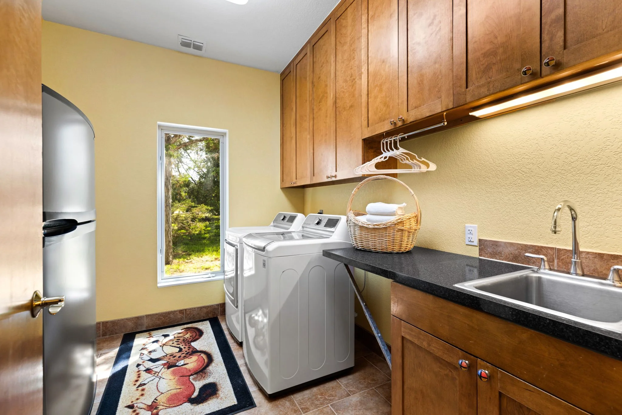 21 Laundry room.jpg