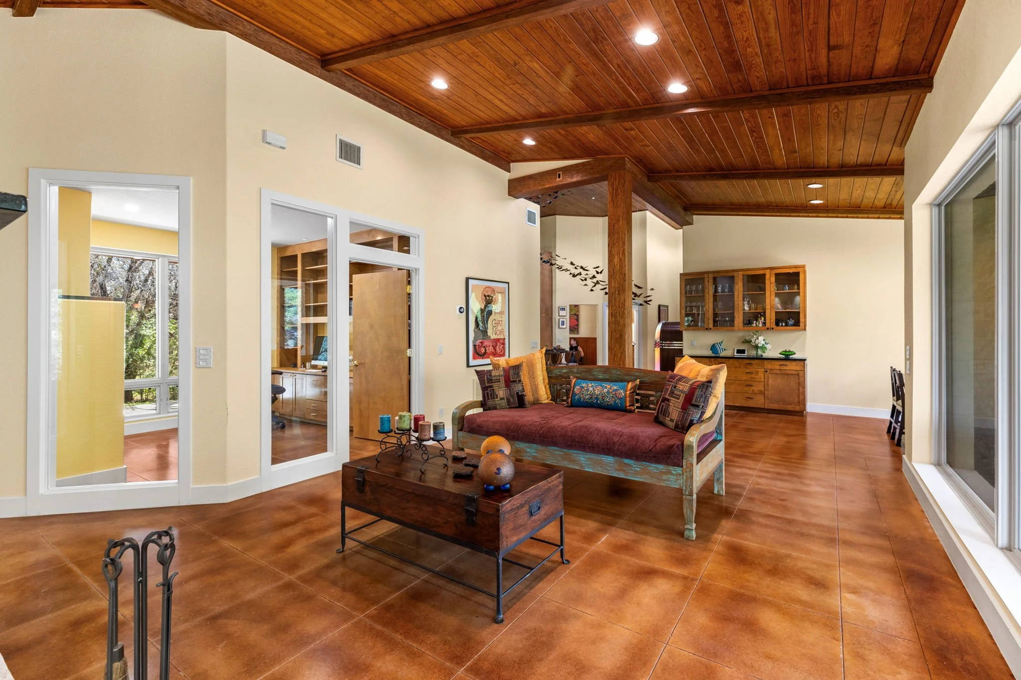 9 Living room with office 2.jpg