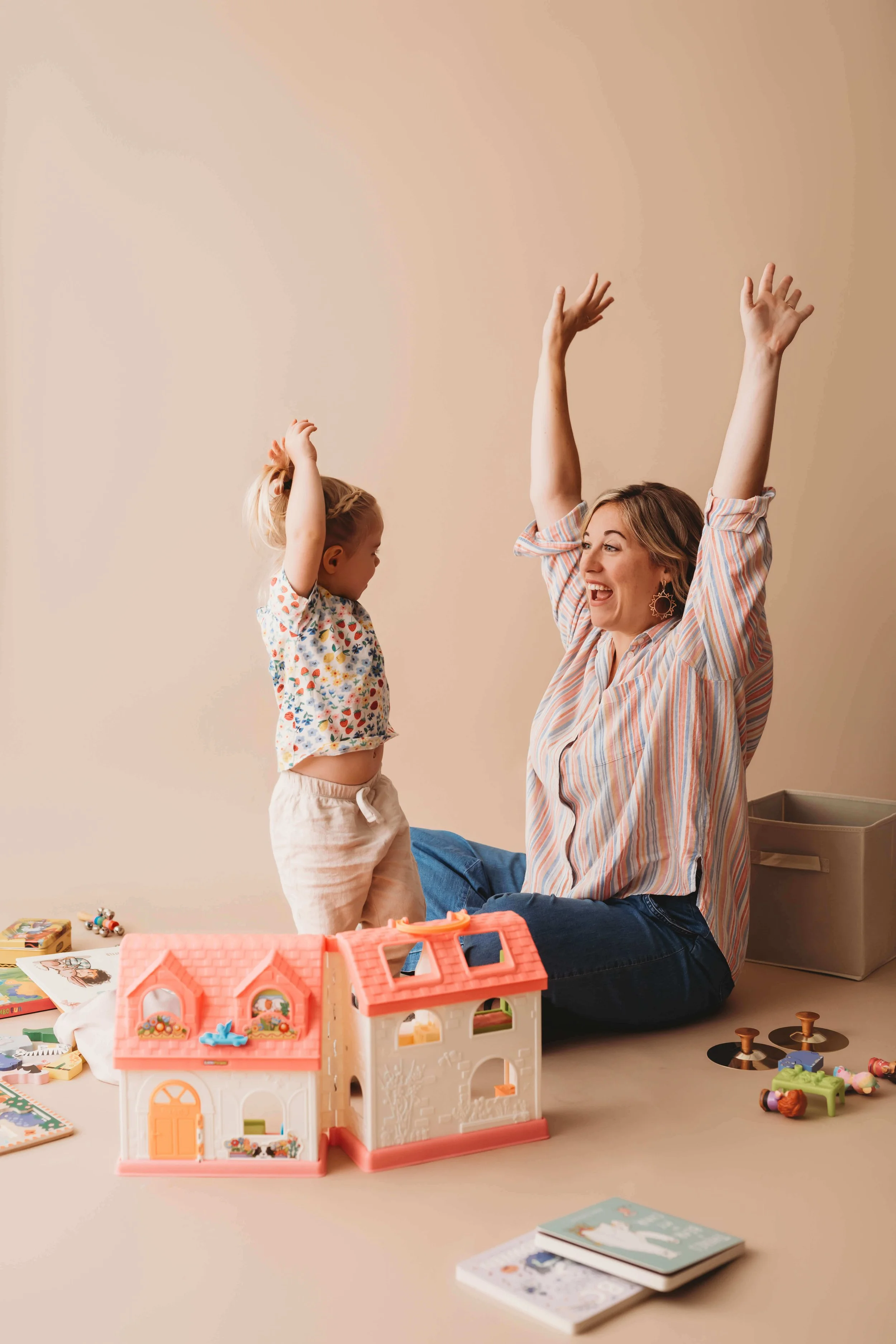 Montclair child psychologist performing therapy services with child in office for child therapy autistm and adhd assessments