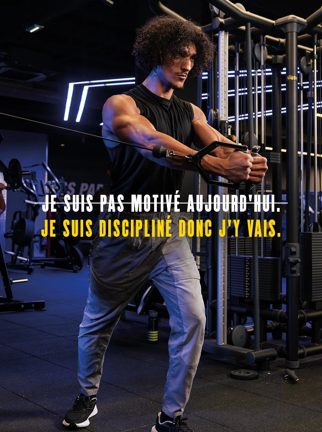 fitness park exercice homme publicité