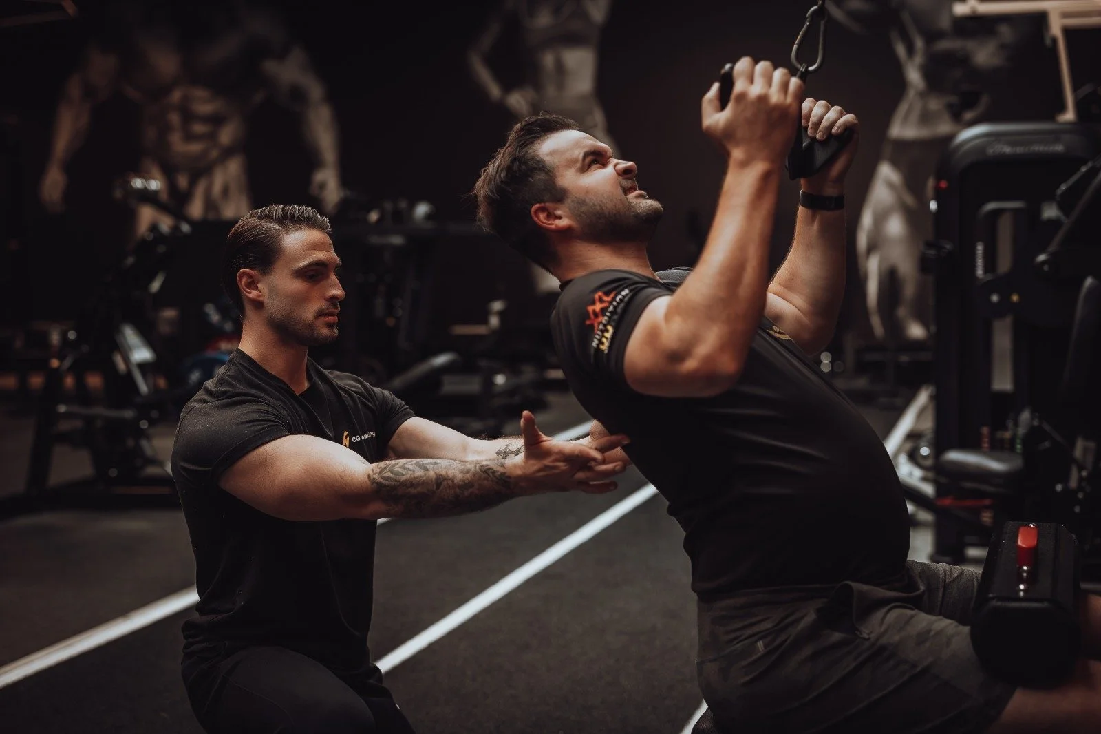 CHARGE staat voor transformaties. Founder Charlie biedt een geïntegreerde aanpak om sportieve doelen te behalen, of je nu wilt afvallen of een nieuw niveau wilt bereiken. Kies jouw traject op maat regio Izegem of online wereldwijd.