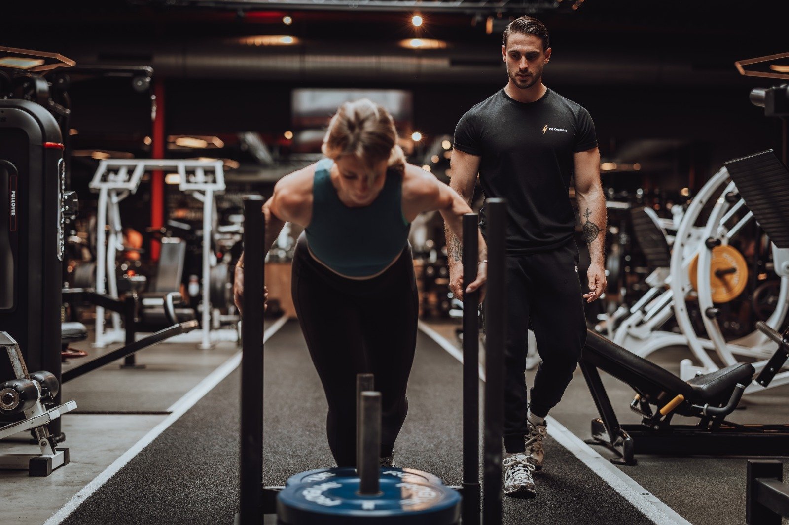 CHARGE staat voor transformaties. Founder Charlie biedt een geïntegreerde aanpak om sportieve doelen te behalen, of je nu wilt afvallen of een nieuw niveau wilt bereiken. Kies jouw traject op maat regio Izegem of online wereldwijd.