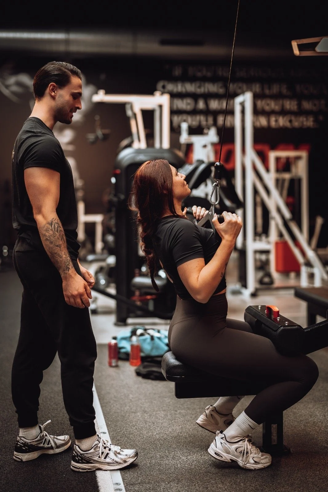 CHARGE staat voor transformaties. Founder Charlie biedt een geïntegreerde aanpak om sportieve doelen te behalen, of je nu wilt afvallen of een nieuw niveau wilt bereiken. Kies jouw traject op maat regio Izegem of online wereldwijd.