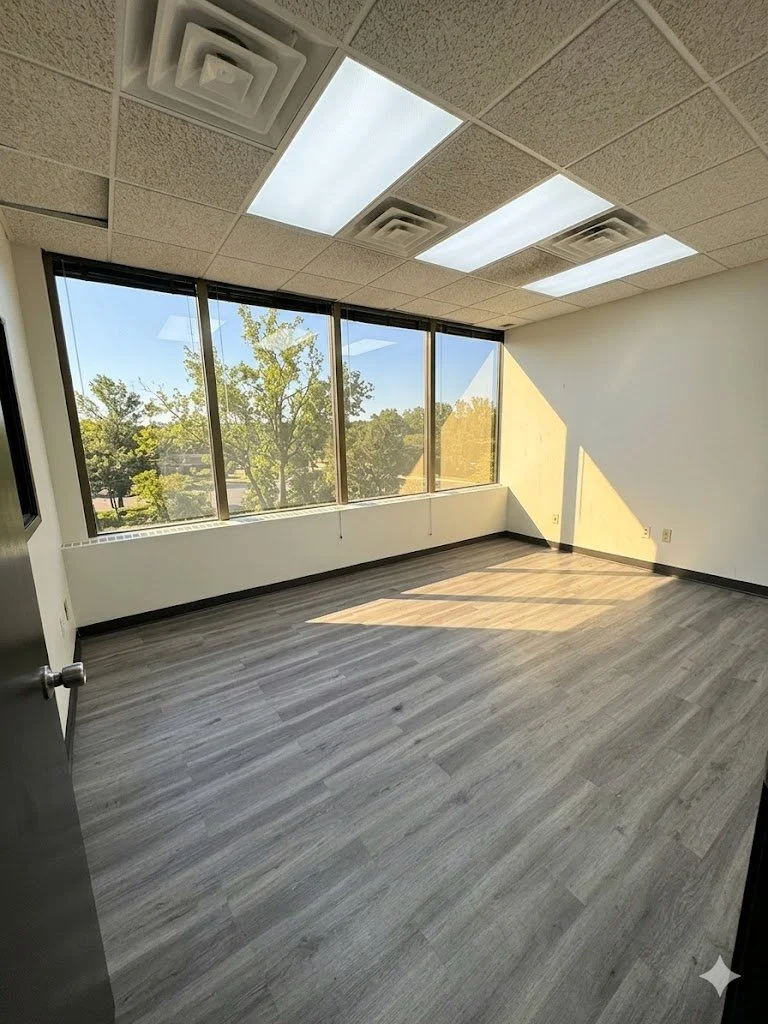 Sky Suite #3 : 16' x 13'