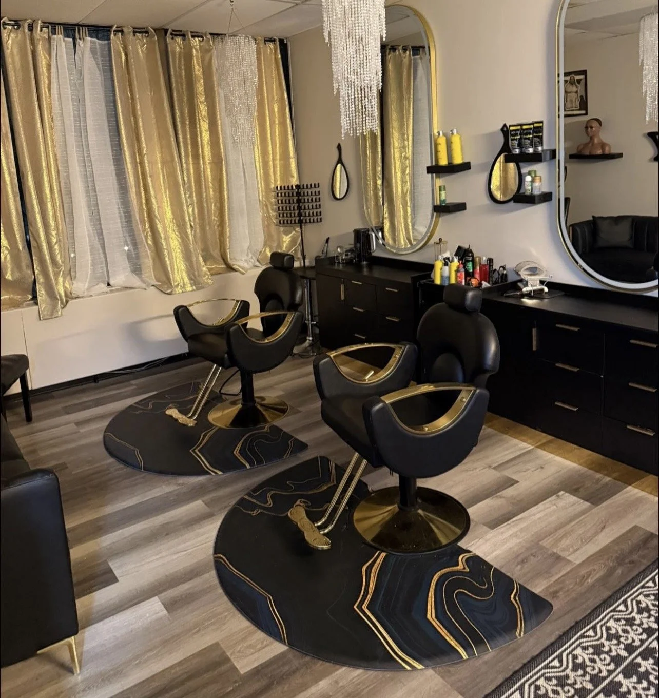 Sky Suite - A  : 19' x 12'