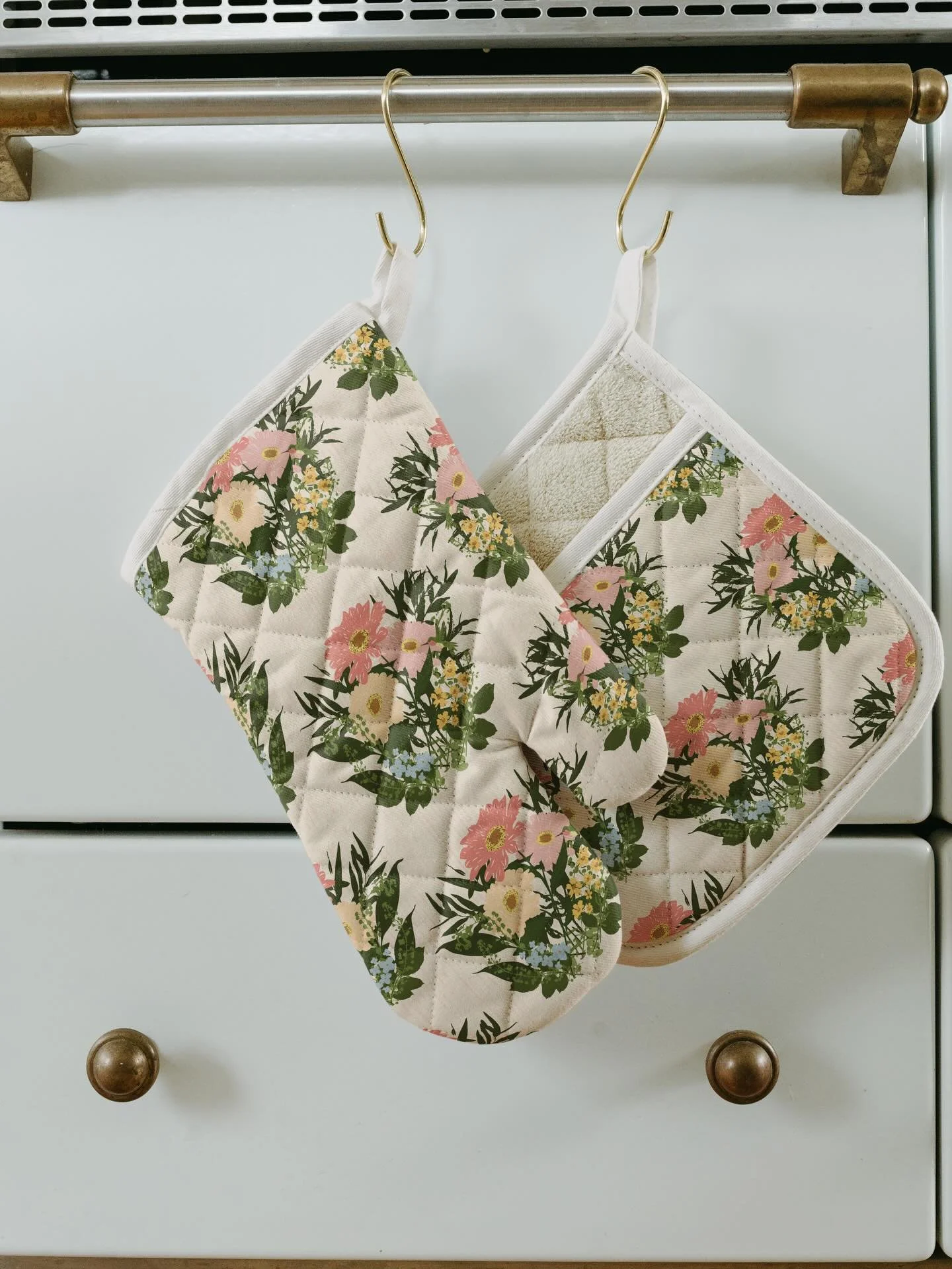 I&rsquo;m so excited to share this little look at my new pattern collection, Enchanted Garden. I&rsquo;ve been working on this over the last few weeks. 

I haven&rsquo;t had a chance to post here as much as I wanted because I was working on the Immer