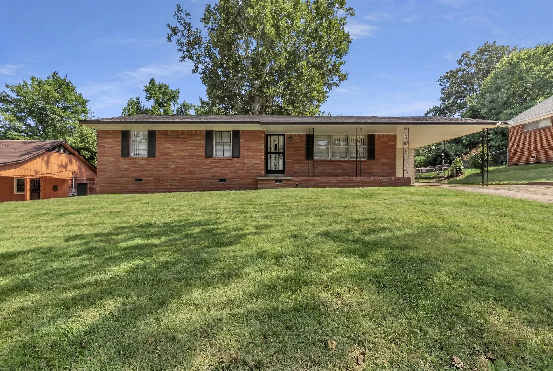 2367 Kingsley Ave