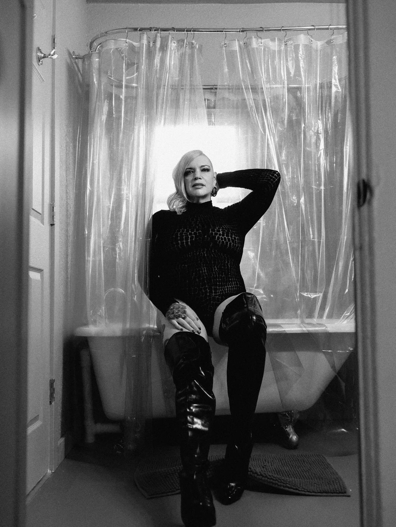 Not on film but definitely onto something with @haleyeaglestarboudoir behind the camera!