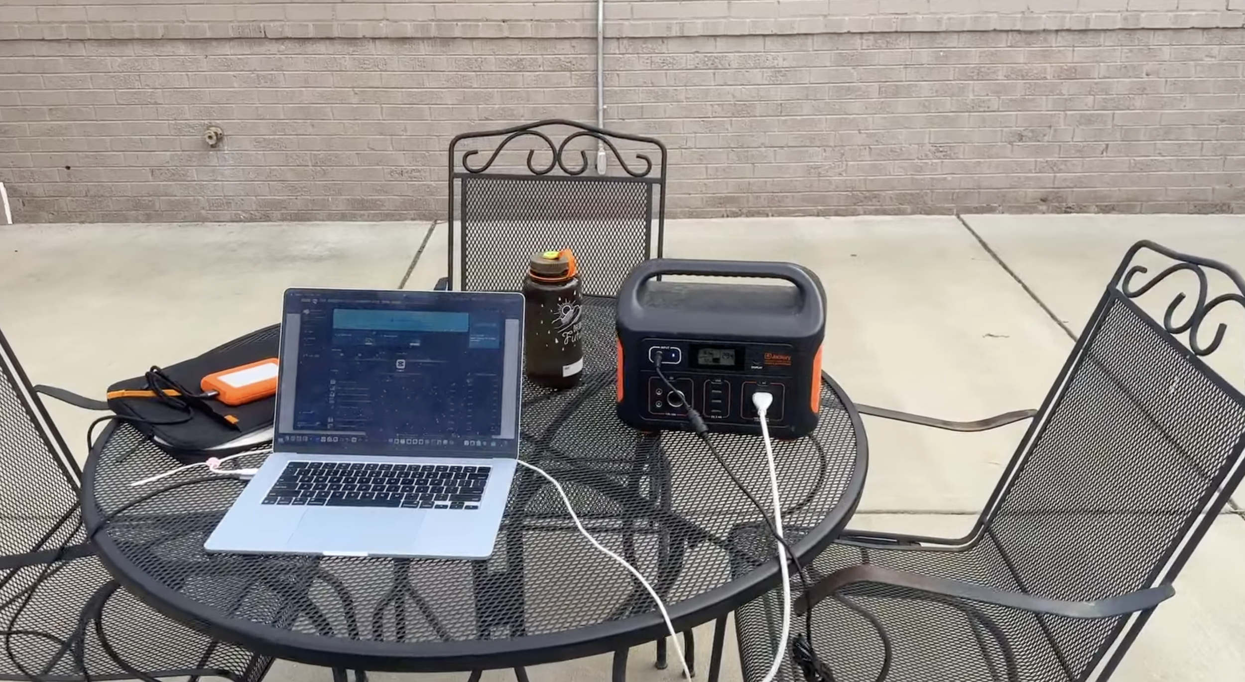 Jackery Explorer 300 Review | The Best Portable Power Station for Vanlife, Camping, and Off Grid Travel