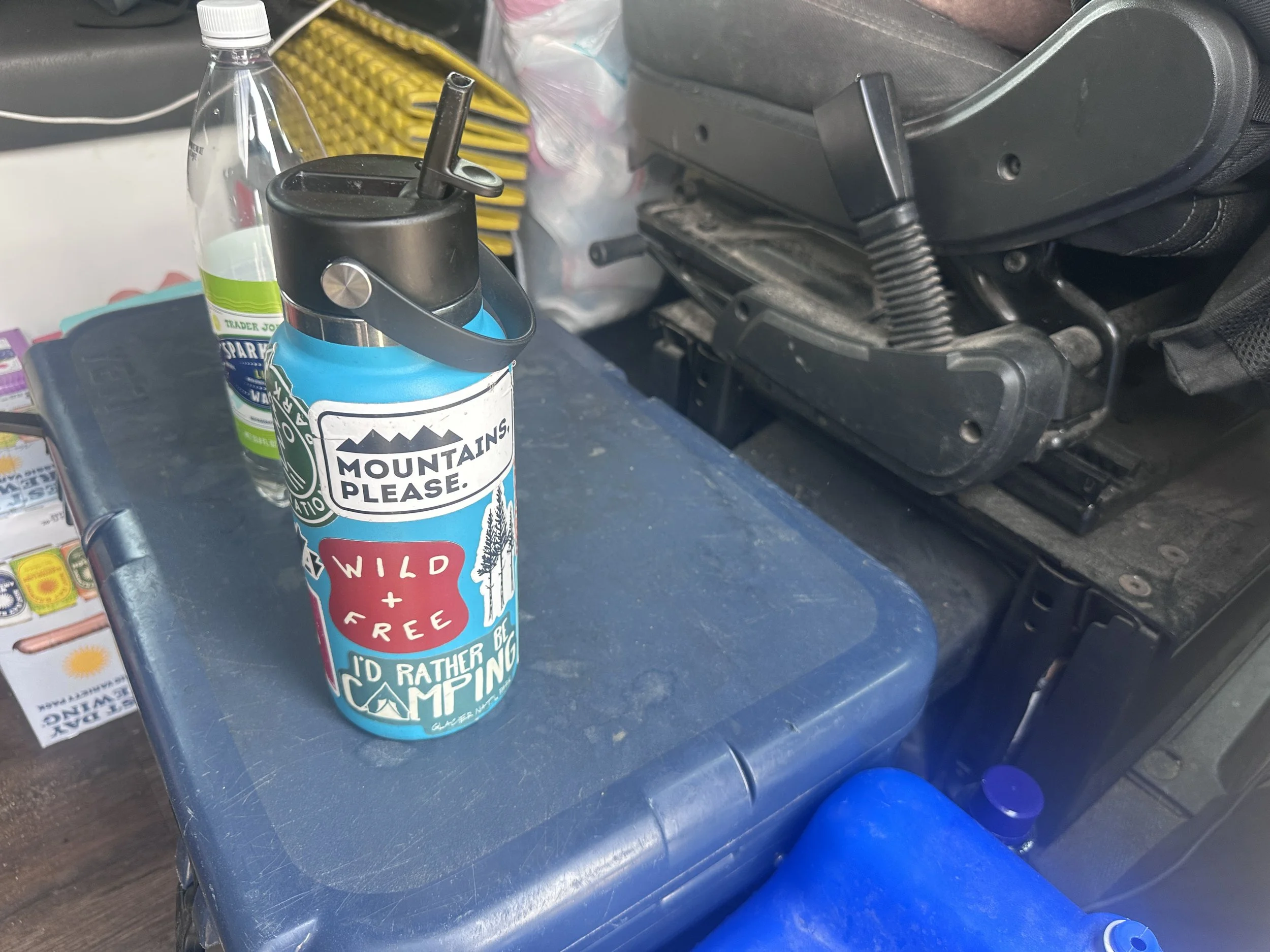 Hydro Flask 32 oz Wide Mouth Review: The Water Bottle I Trust for Hiking, Vanlife, and Everyday Adventures