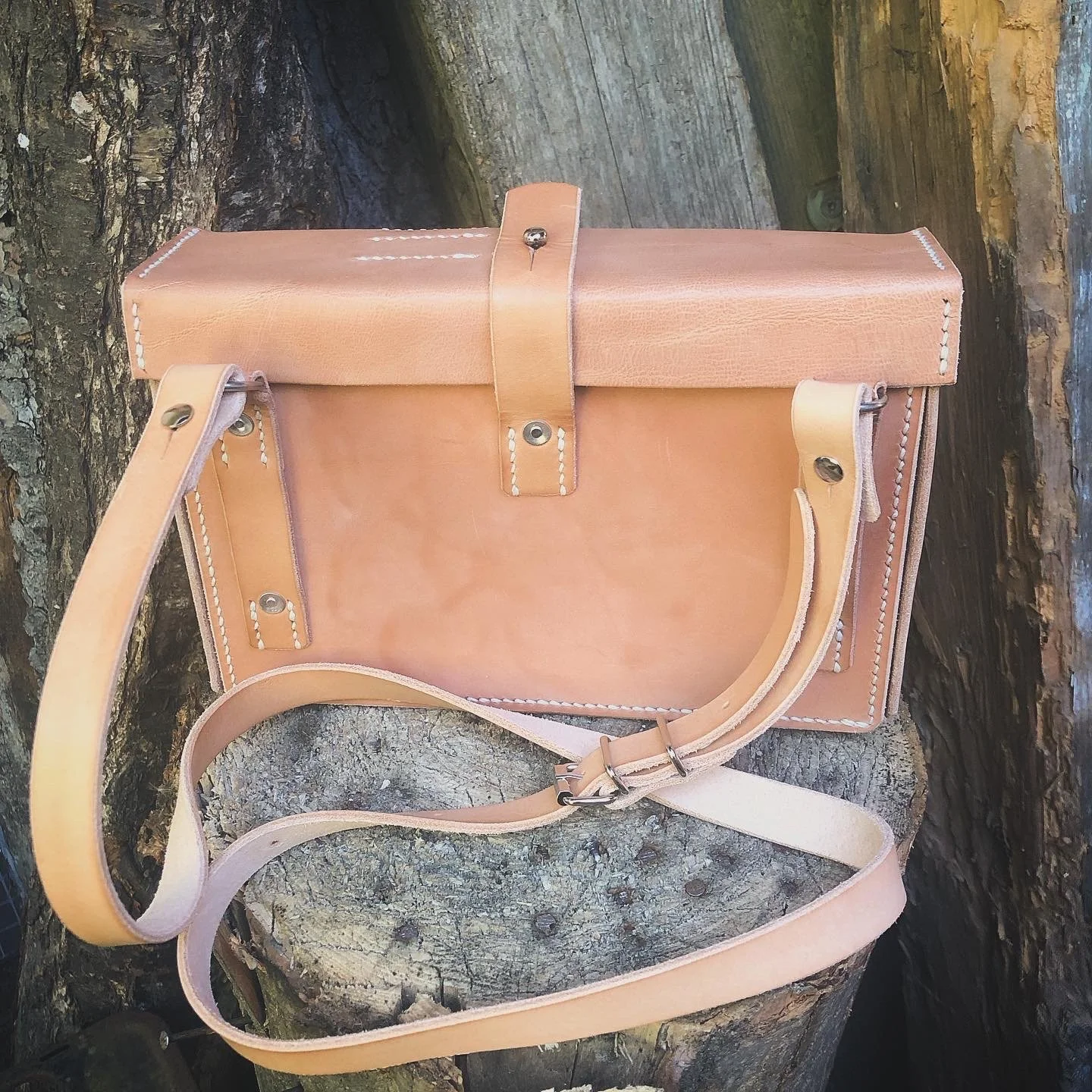 Originalgetreue Kopie einer Schweizer Sanitätstasche