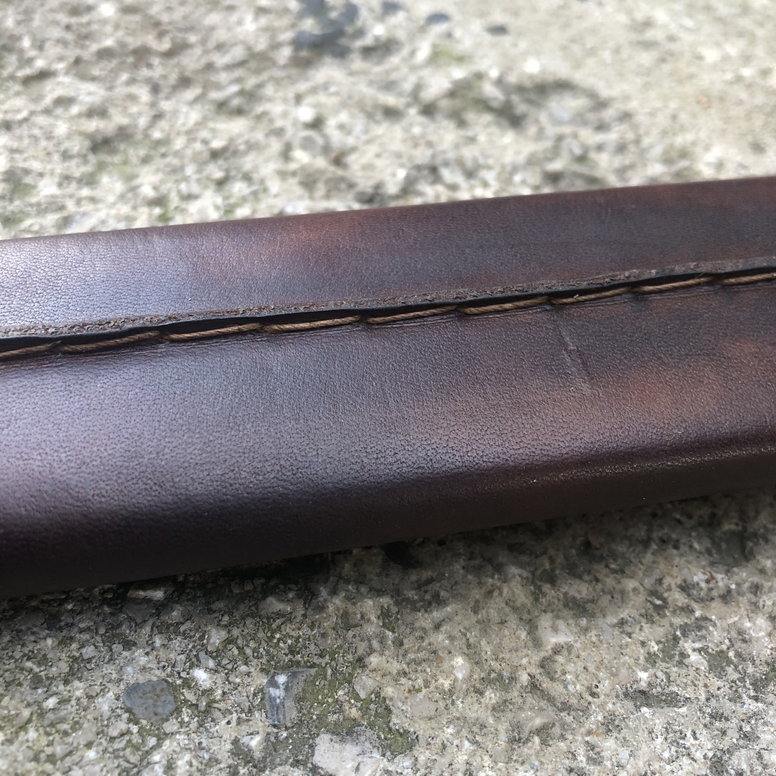 Scheide für ein vom Kunden selbst geschmiedetes Schwert; Detail: Rückseite