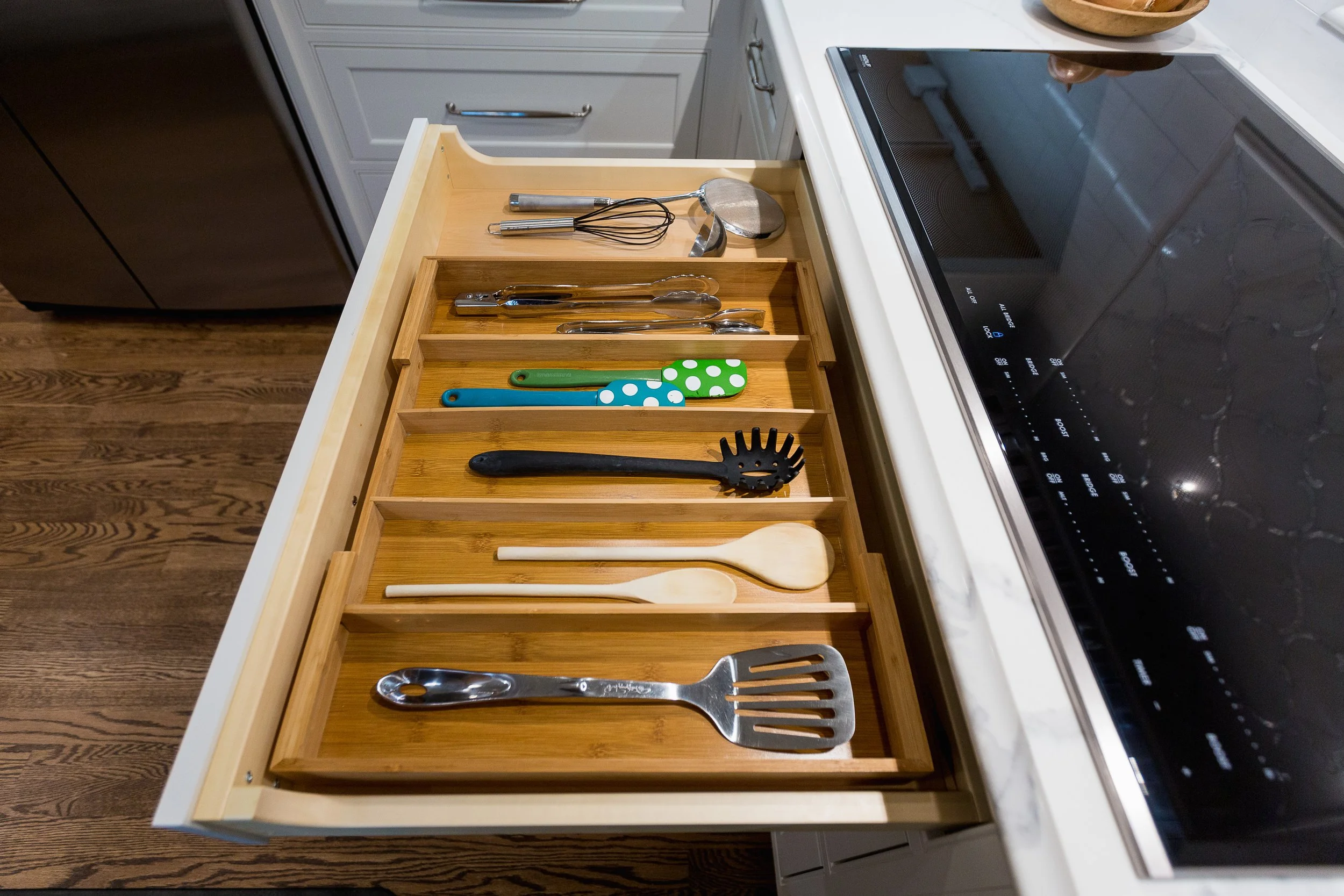 Scooped Drawer with Dividers