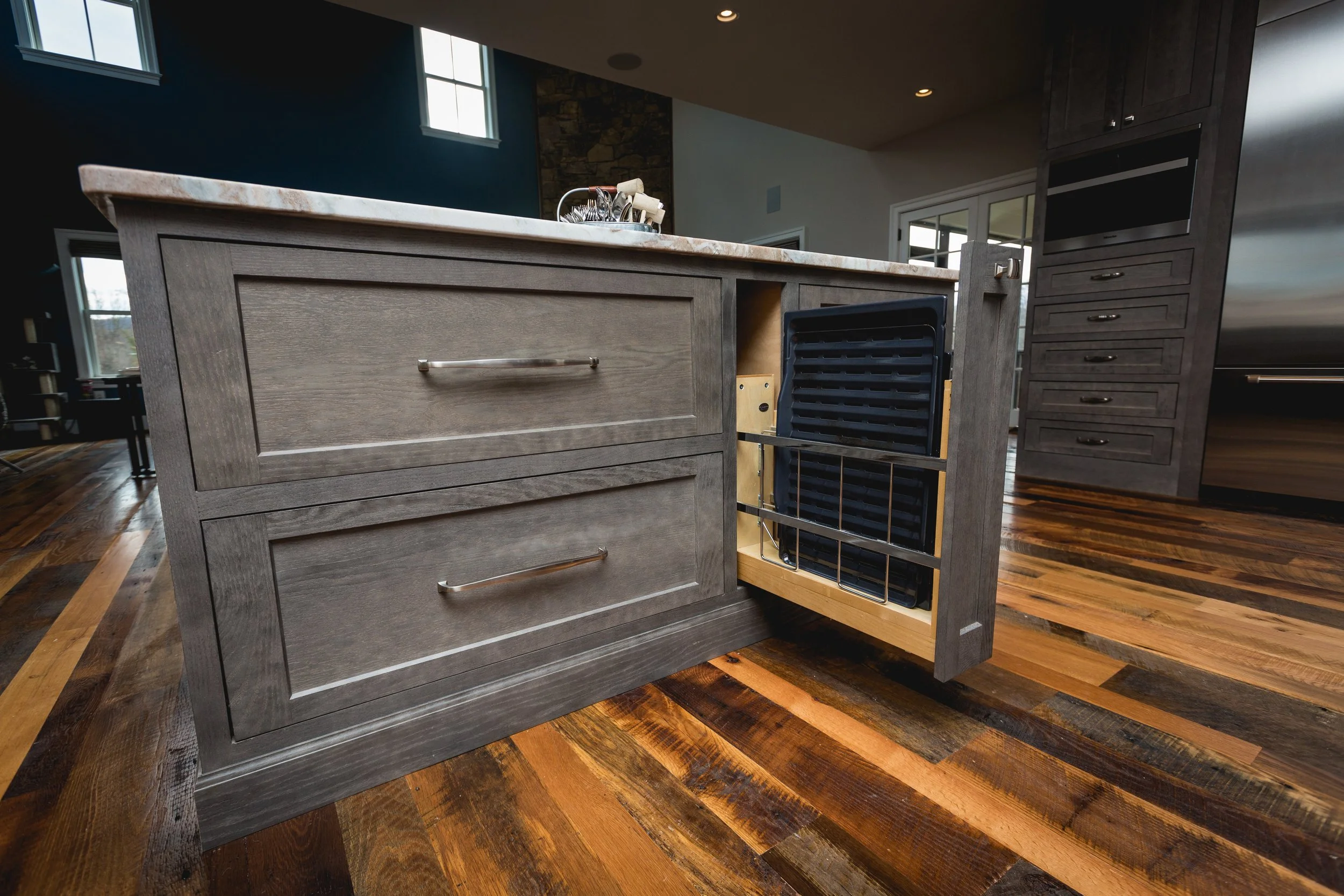 Pull Out Tray Storage