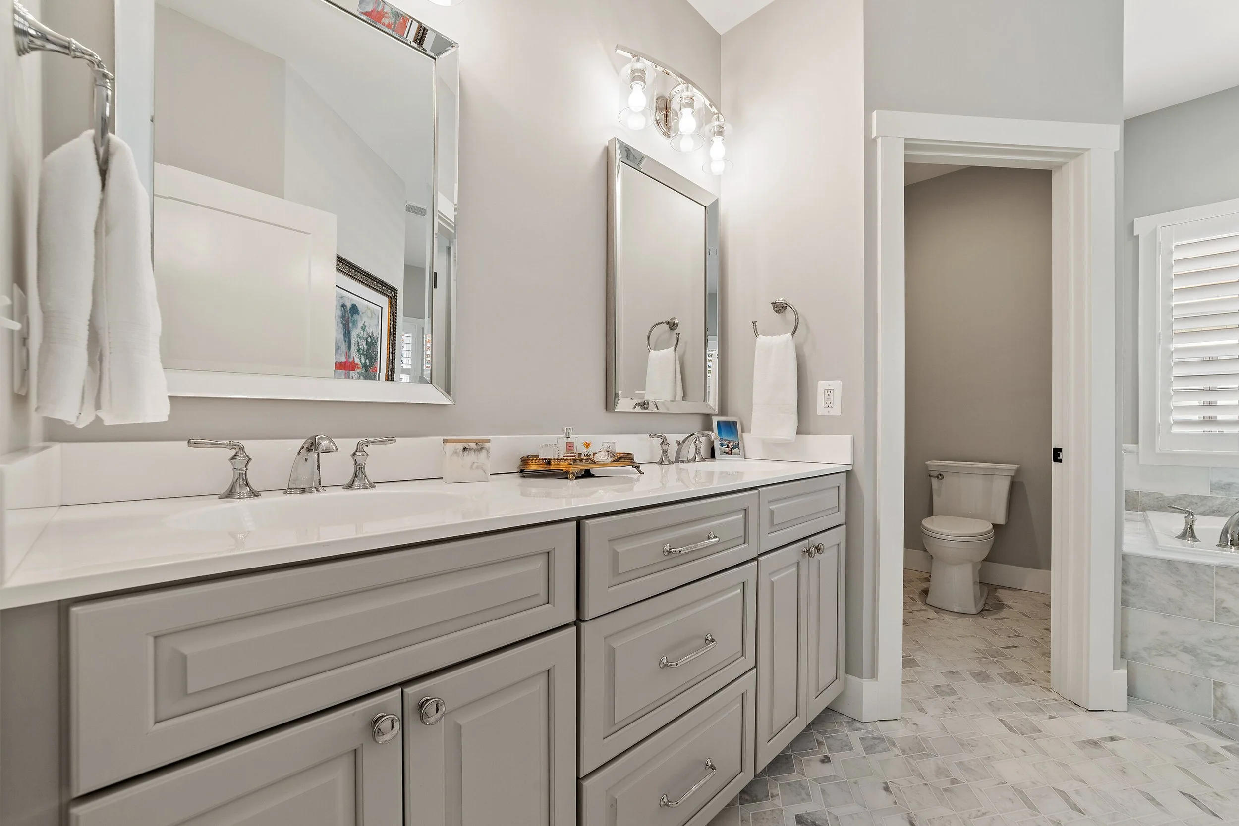 Breeze Full Overlay Cabinetry