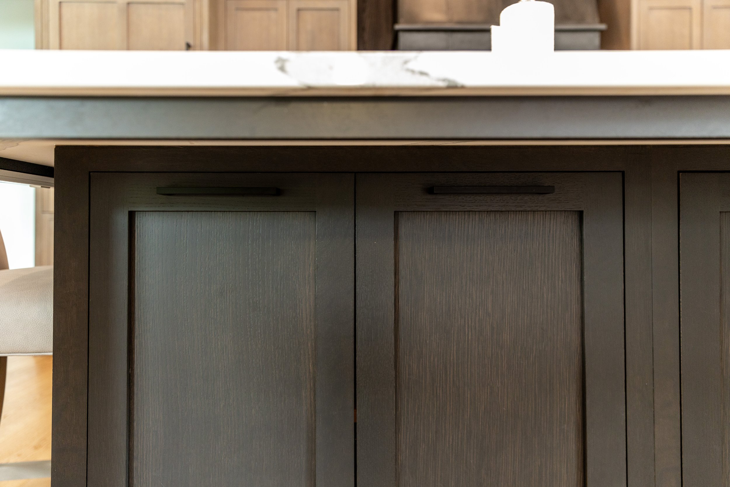 Hidden Cabinet Hardware Behind Island Seating