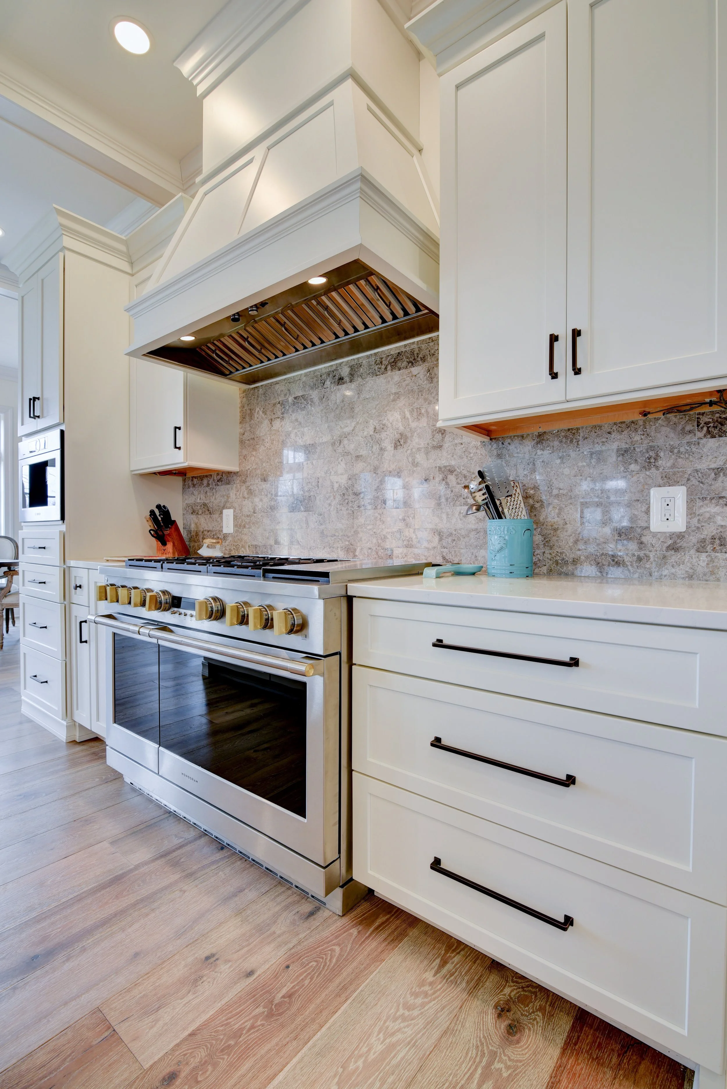 Kitchen Range2.jpg