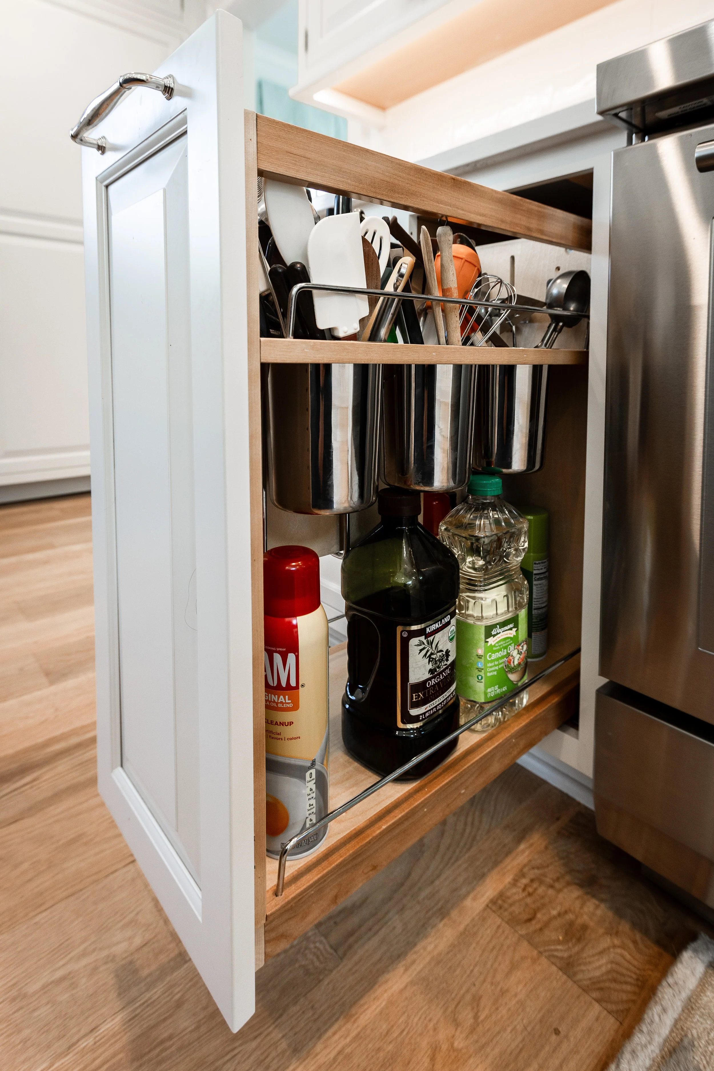 Pull Out Utensil Storage