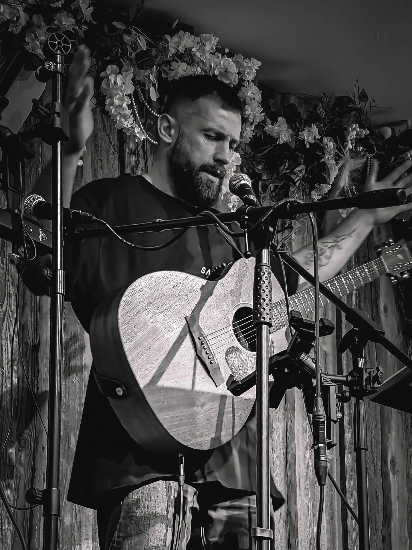 God First ☝🏻

#sergeyannaworship #jes&uacute;s