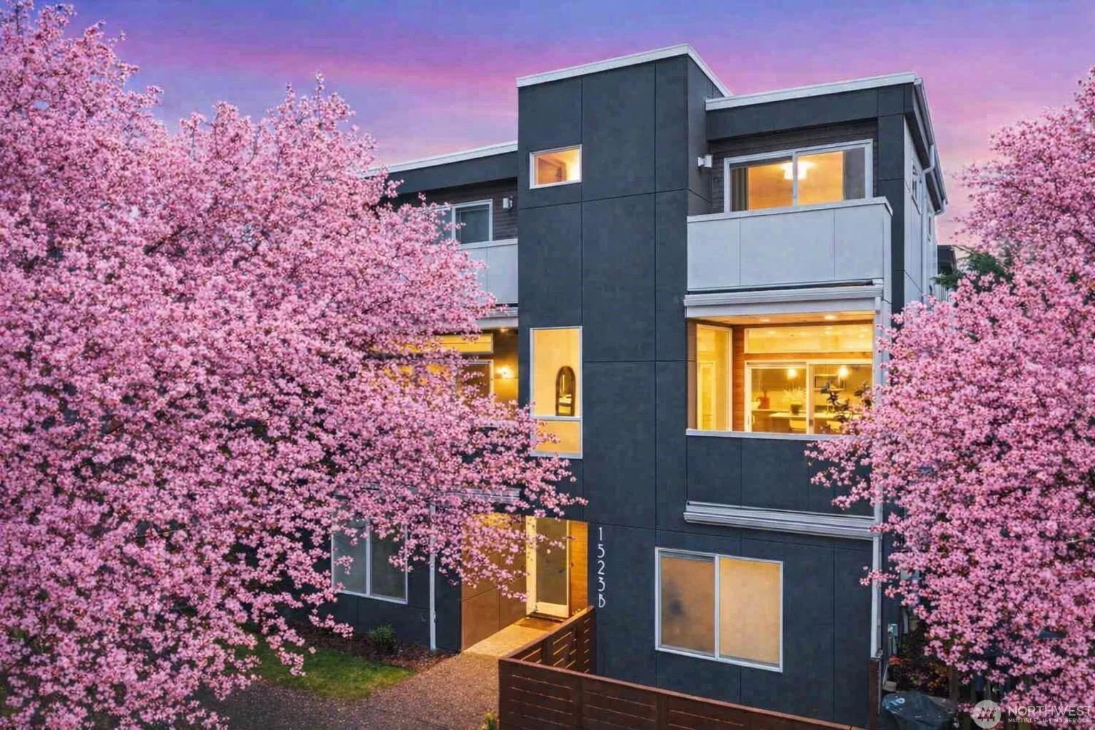 Luxury Living in Seattle’s most walk able Neighborhood
