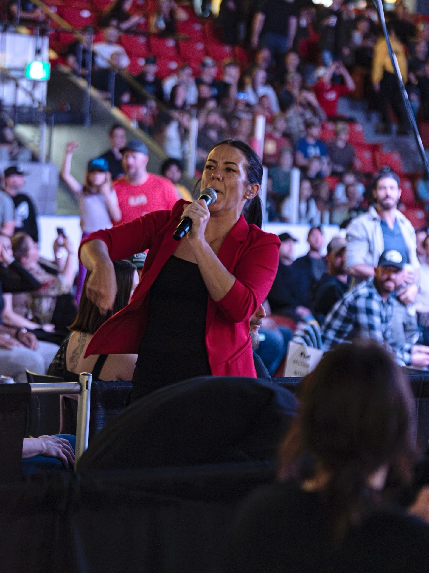 &ldquo;Keep your head up&rdquo;
The Kumite Queen is back next weekend to fire off some goodies &amp; keep the crowd entertained! 
Remember to make some noise &amp; grab some swag from our amazing partners! #fla24 #fastball #swayback 

Remaining ONLIN