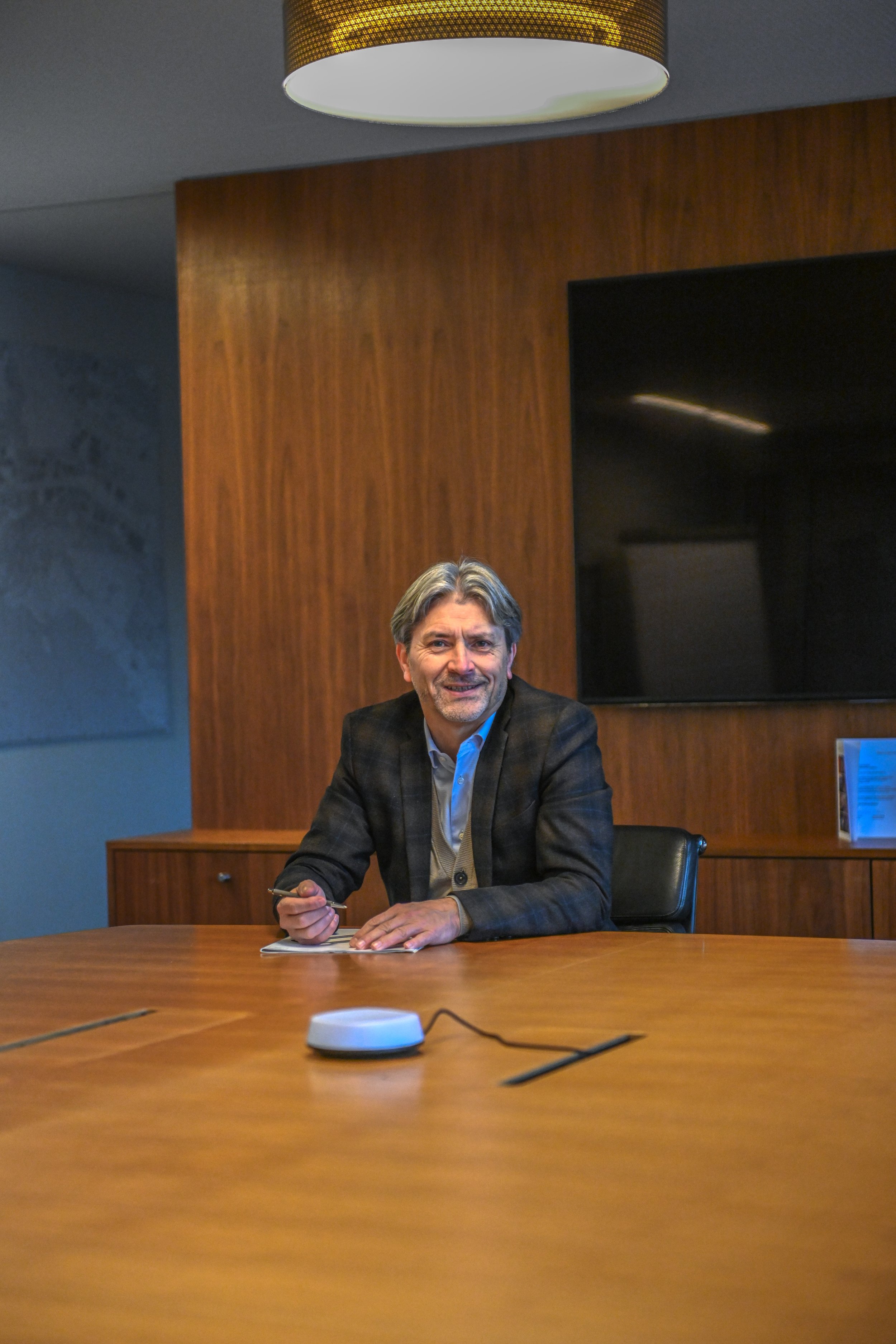 Stadtpräsident Markus Bärtschiger im Stadtratszimmer der Stadtrats von Schlieren.