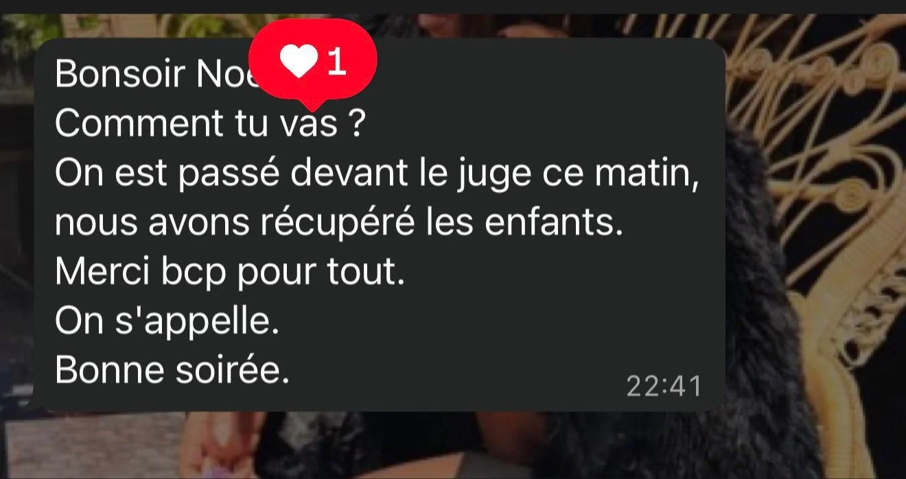 Conversation sur un message WhatsApp où quelqu'un explique qu'il a passé la matinée devant le juge en récupérant les enfants, remercie pour tout, dit s'appeler et souhaite une bonne soirée.