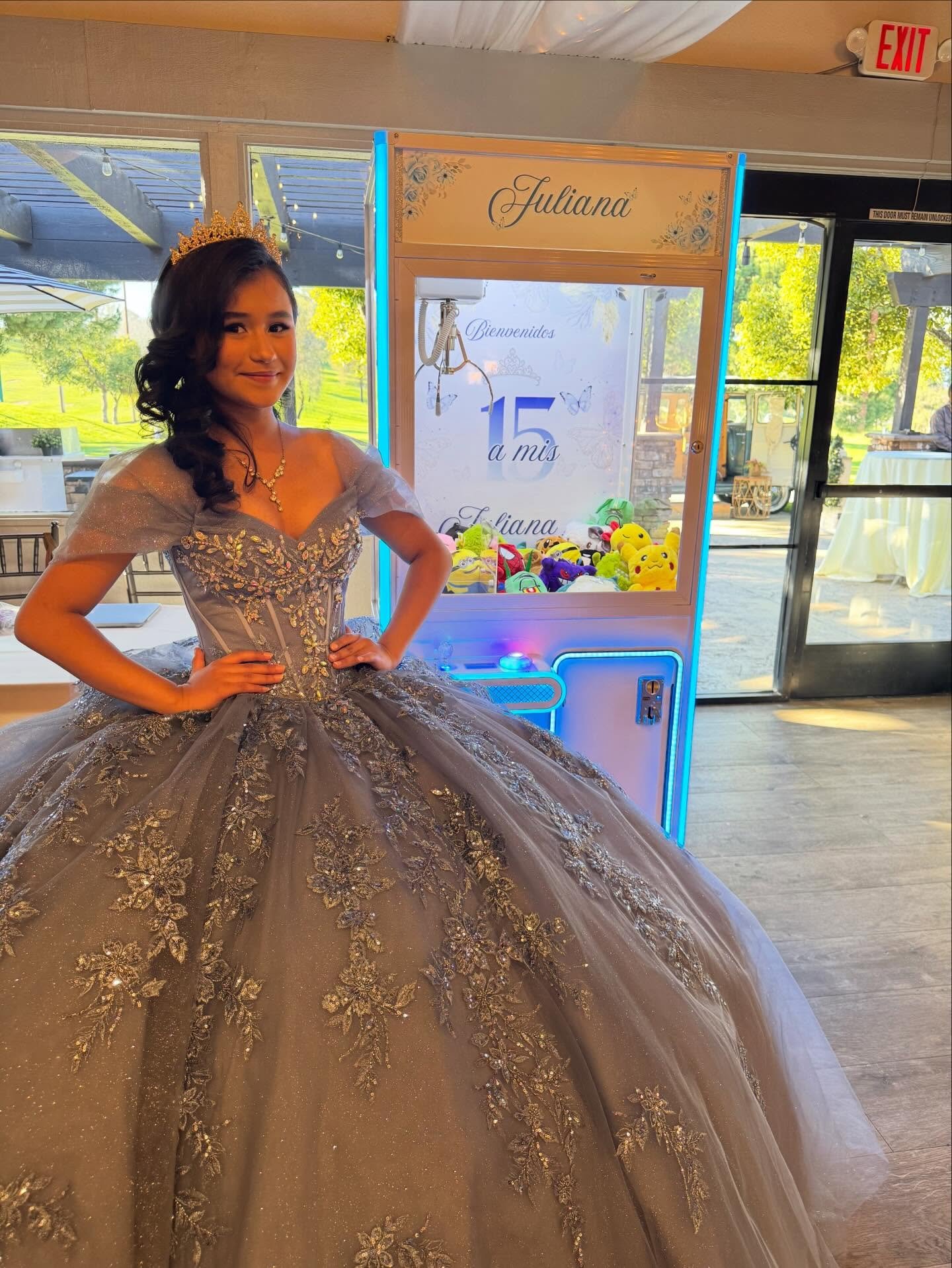Recap from last Sunday&rsquo;s quincea&ntilde;era showcase! 🩷 So much fun watching everyone play our machines and connecting with families planning their dream quinces. Thank you to @mountainmeadowsevents for hosting and to all the amazing vendors w