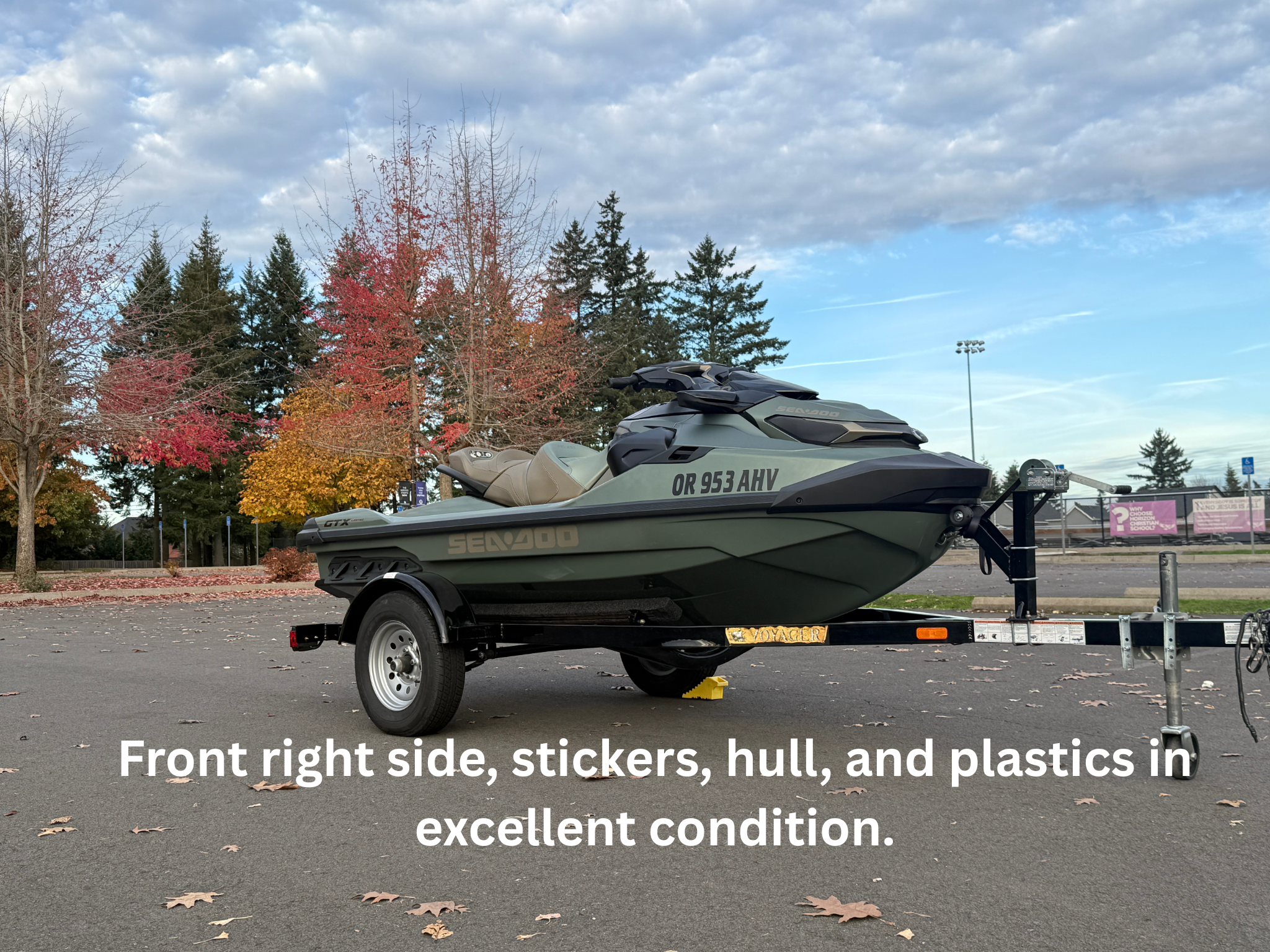 Front right side, stickers, hull, and plastics in excellent condition..png