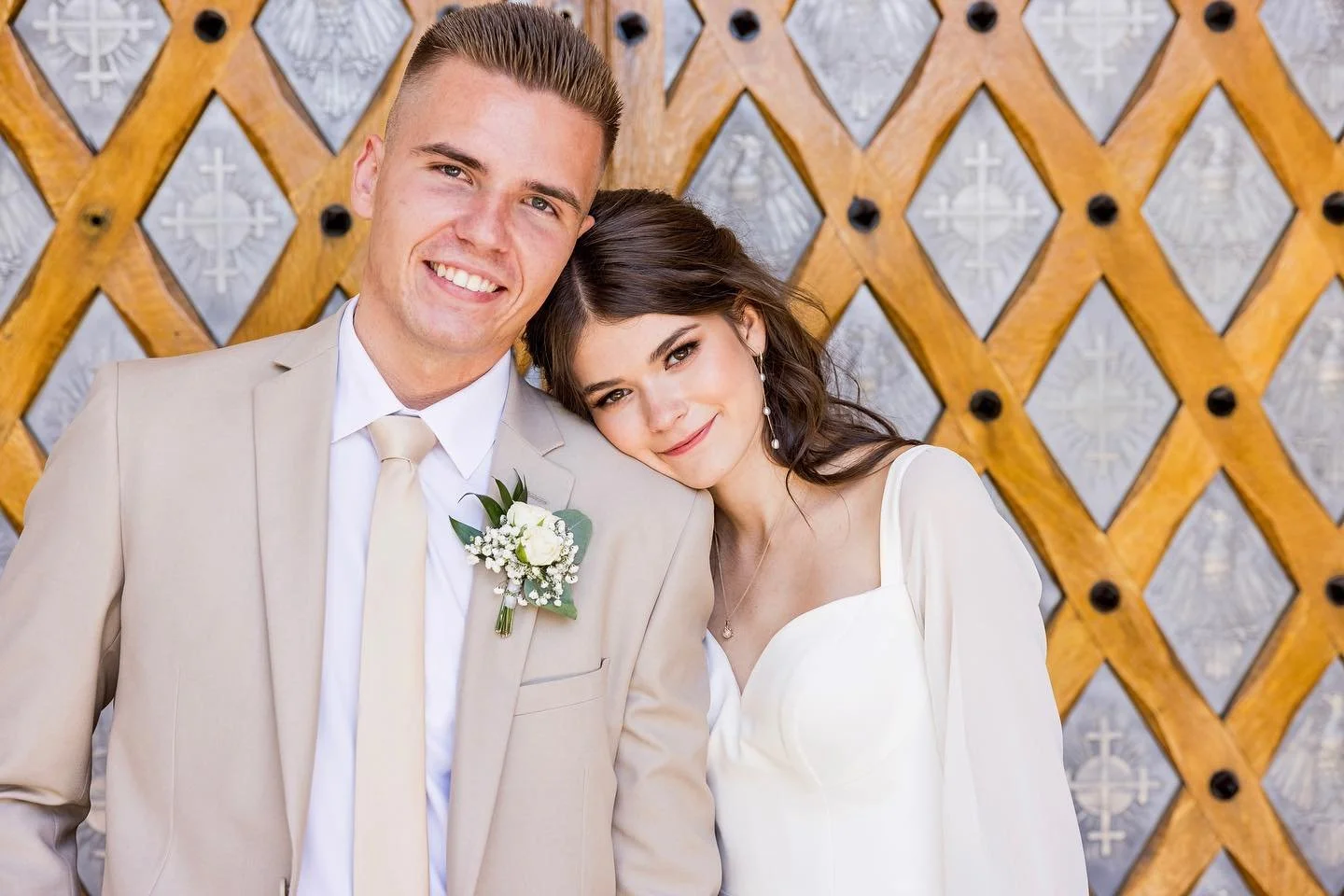 skydreamstudio.com 

#skydreamstudio #cdaidaho #spokaneweddingphotographer #spokanephotographer #weddingphotographer #spokaneweddings