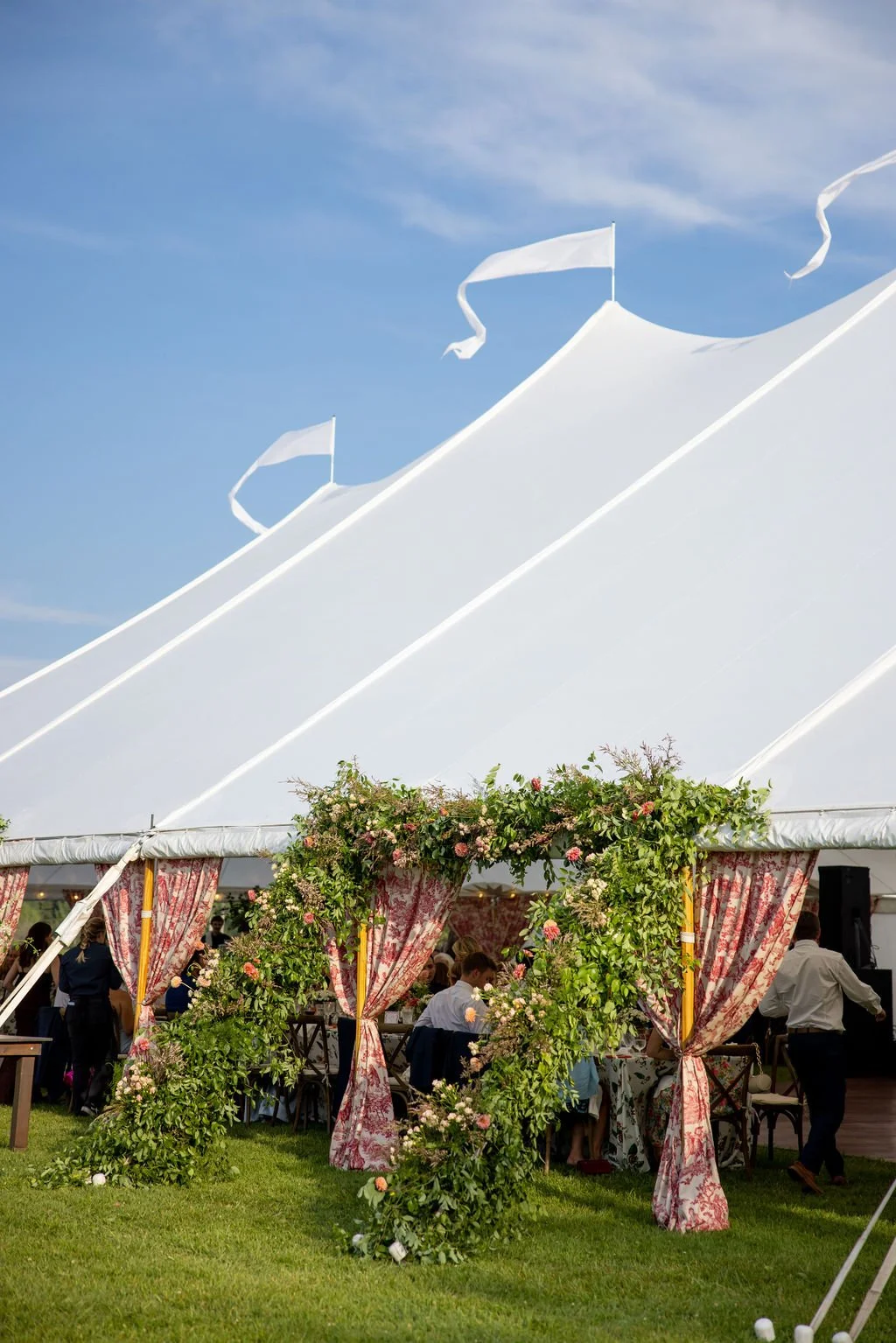 L&B • SNAKE RIVER RANCH • JACKSON, WYOMING