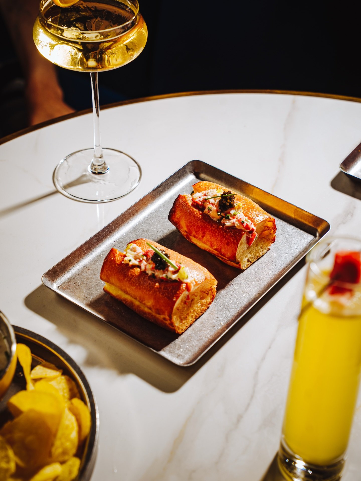 Golden light, chilled cocktails, buttery lobster rolls, and the kind of afternoons that turn into nights. ✨

Welcome to Seirēn.

#SeirenNYC #NYCFoodie #CocktailCulture #ConservaBar #ChelseaNYC