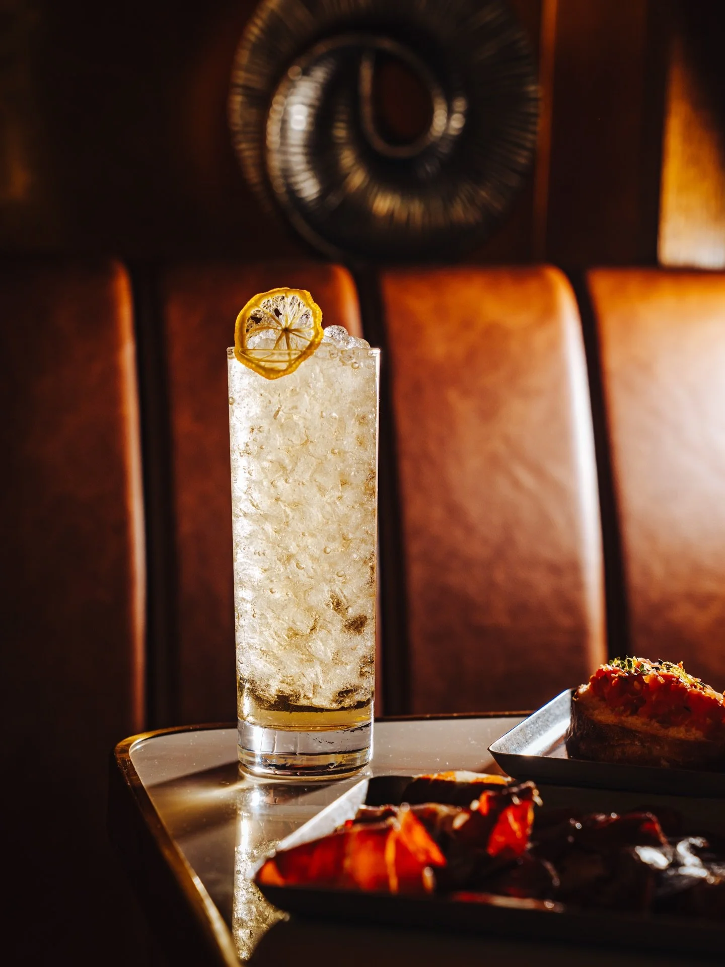 Downtown glow, ice-packed highballs, and the kind of spot you end up staying at all night.

#SeirenNYC #NYCNights #ChelseaNYC #DowntownNYC #CocktailCulture