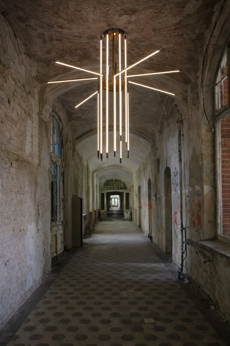 L-117 — Sculptural LED Chandelier