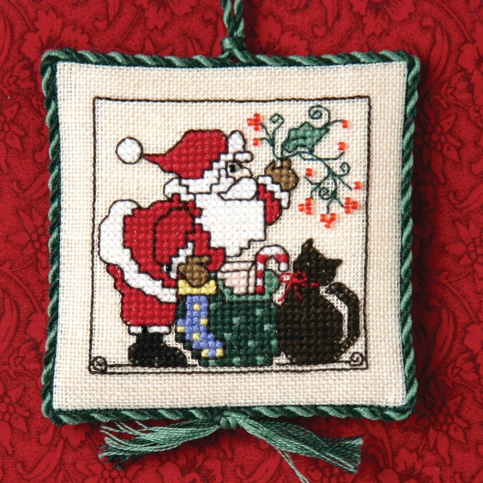 Itty Bitty Kitty – Santas Little Helper
