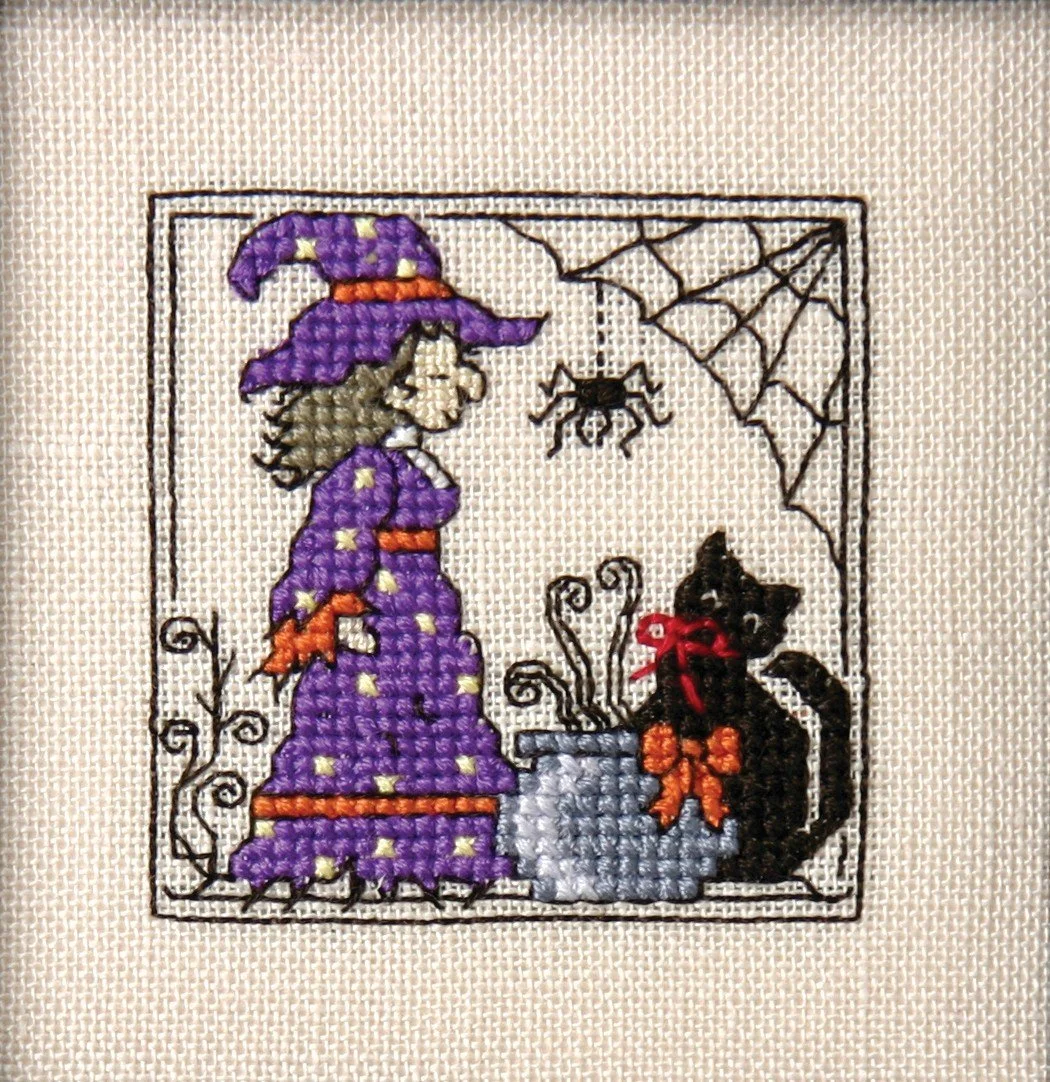 Itty Bitty Kitty – Witch’s Little Helper