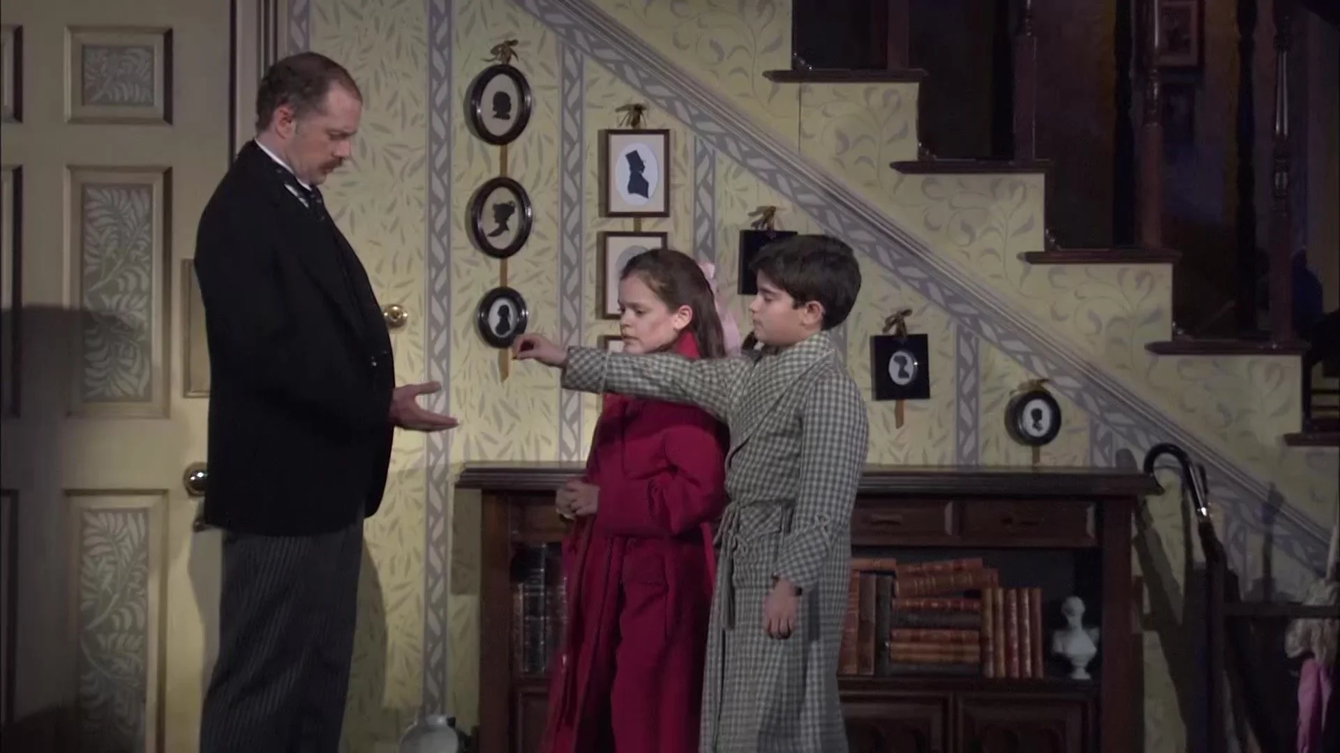 disney-mary-poppins-behind-the-scenes-series-the-residents-of-cherry-tree-lane.jpg