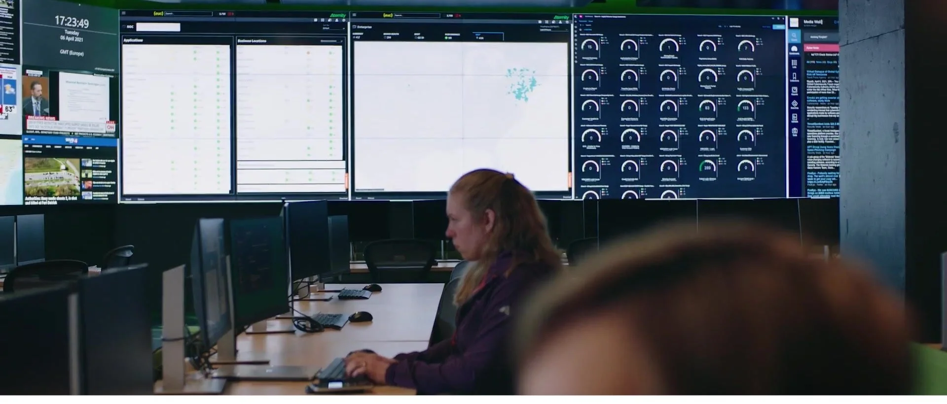 M&T Bank contact centre team, from the case study film