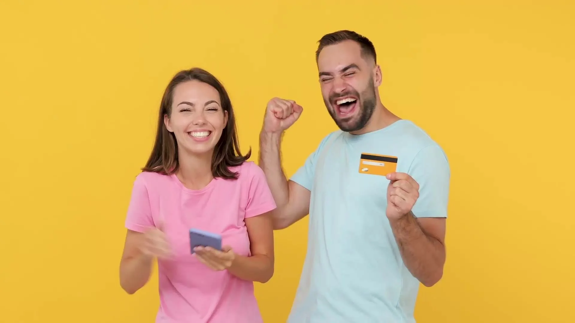 railsbank-credit-card-advert-happy-customers.jpg