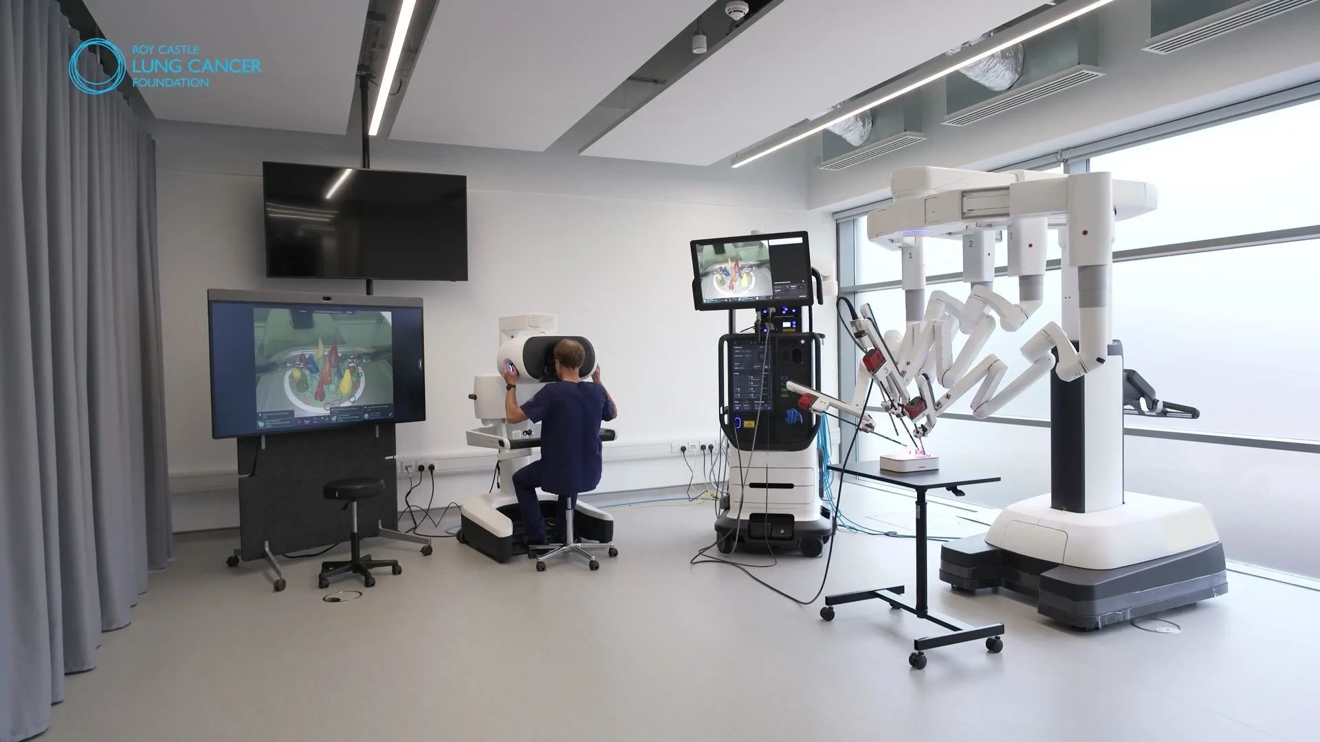 roy-castle-lung-cancer-foundation-robotic-assisted-surgery-medical-video-robotic-surgical-system.jpg