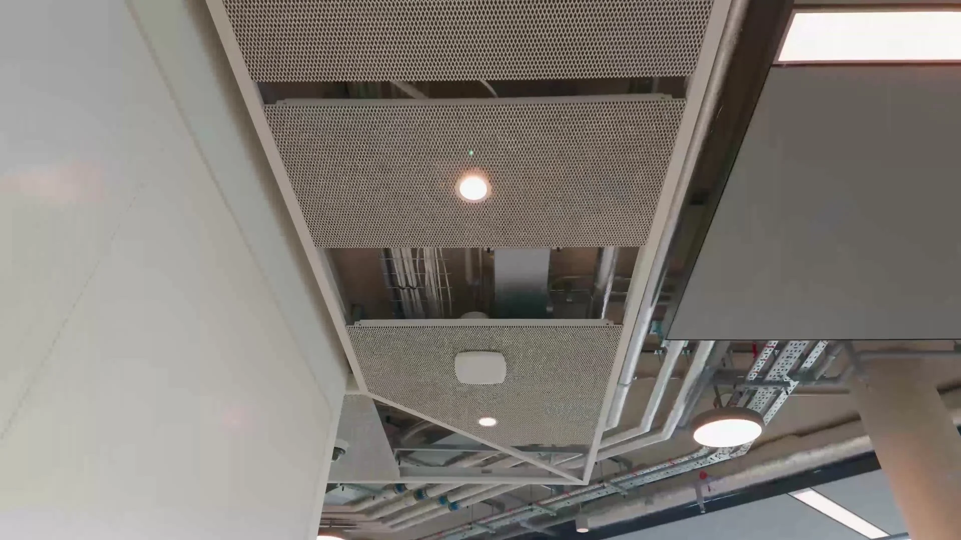 Installing a ceiling on site
