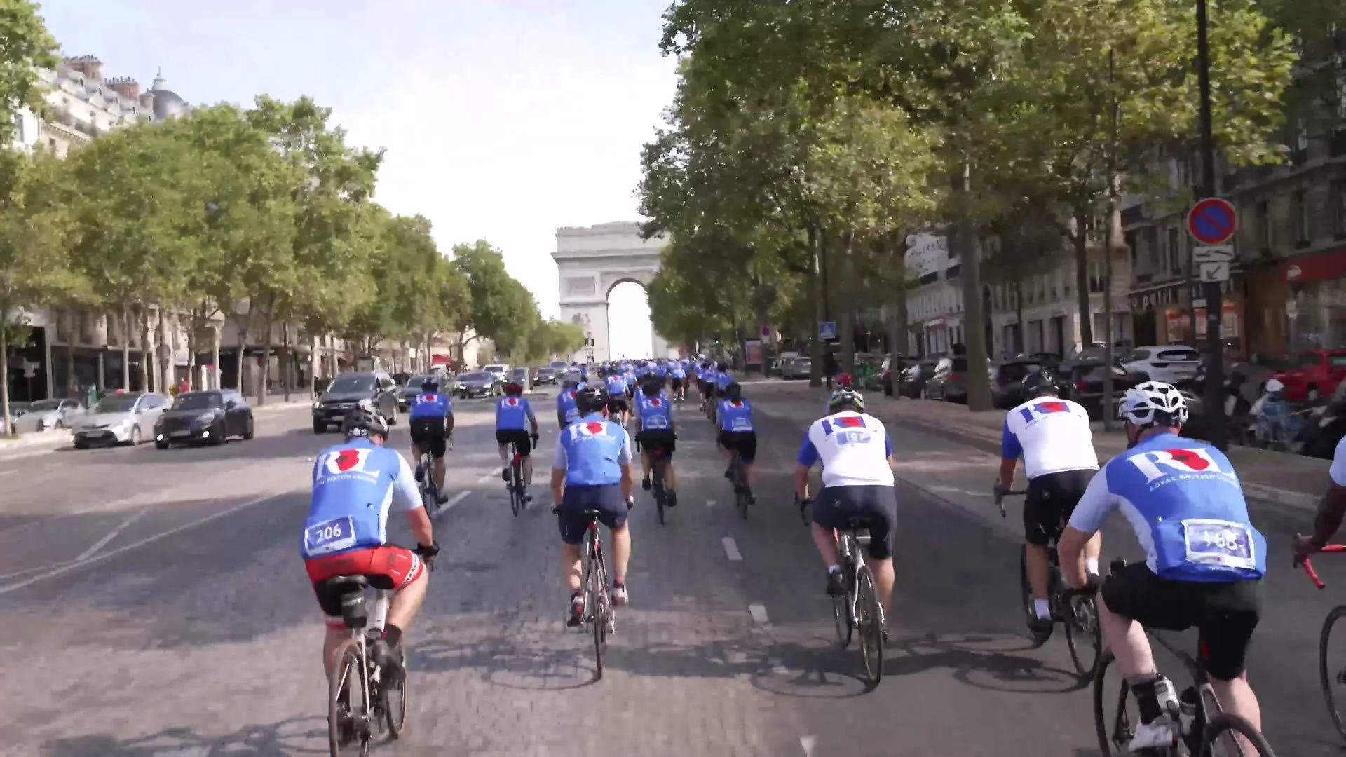 Riders on the Champs-Élysées