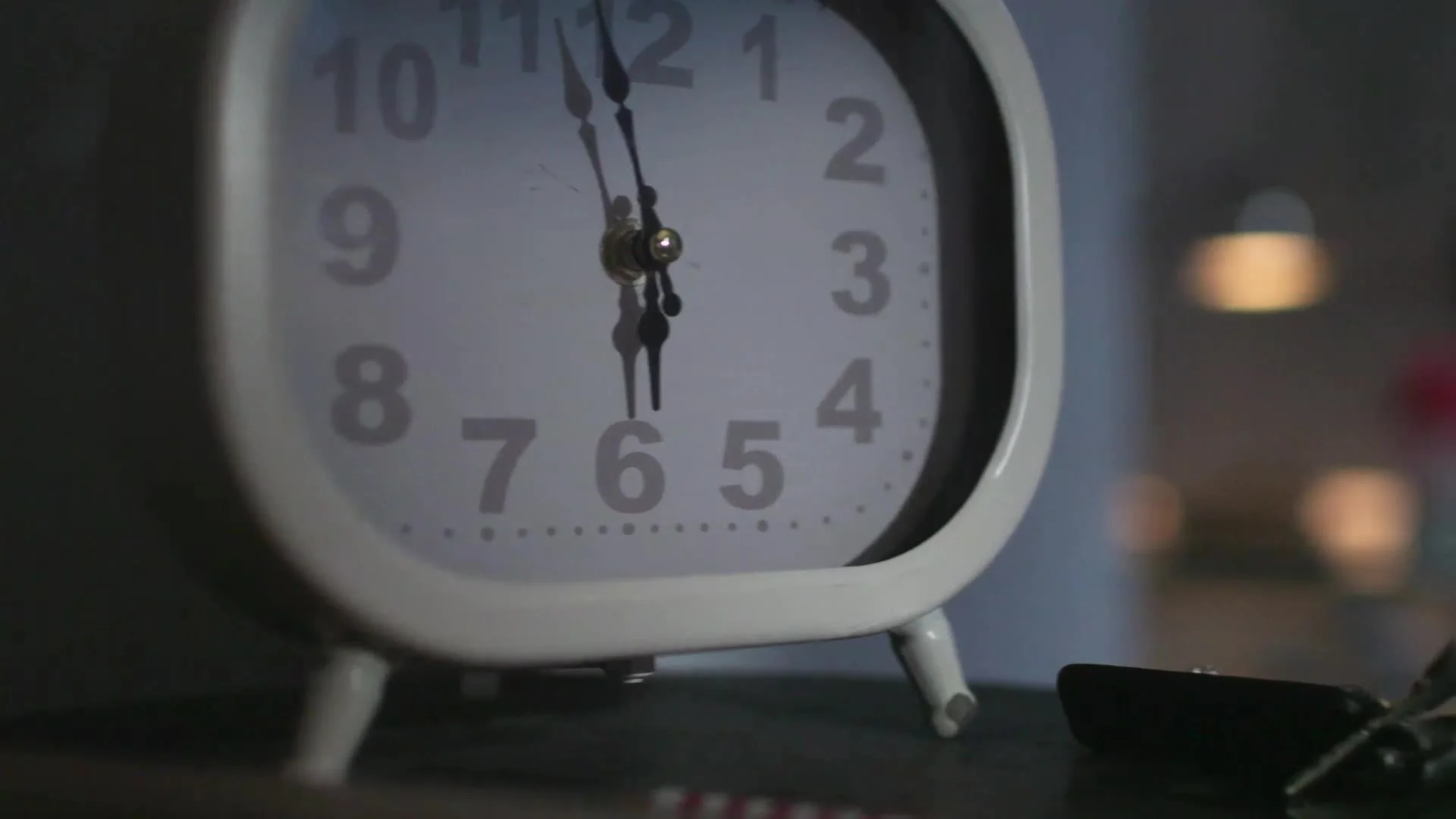 Alarm clock before dawn, from a MaxiNutrition social ad