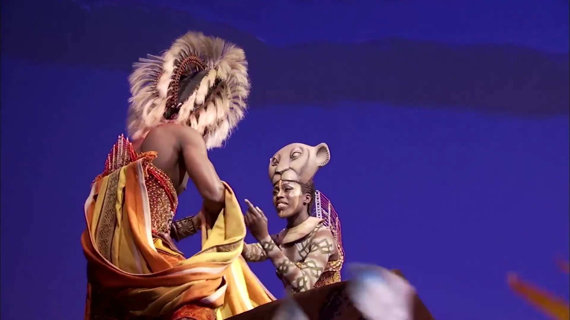 disney-the-lion-king-behind-the-scenes-documentary-simba-and-nala-on-stage.jpg