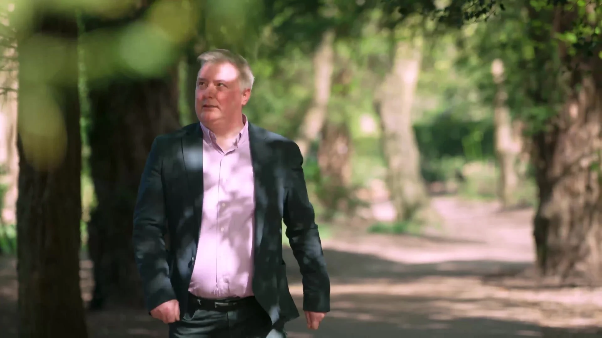 Lee Taylor arriving for the meeting