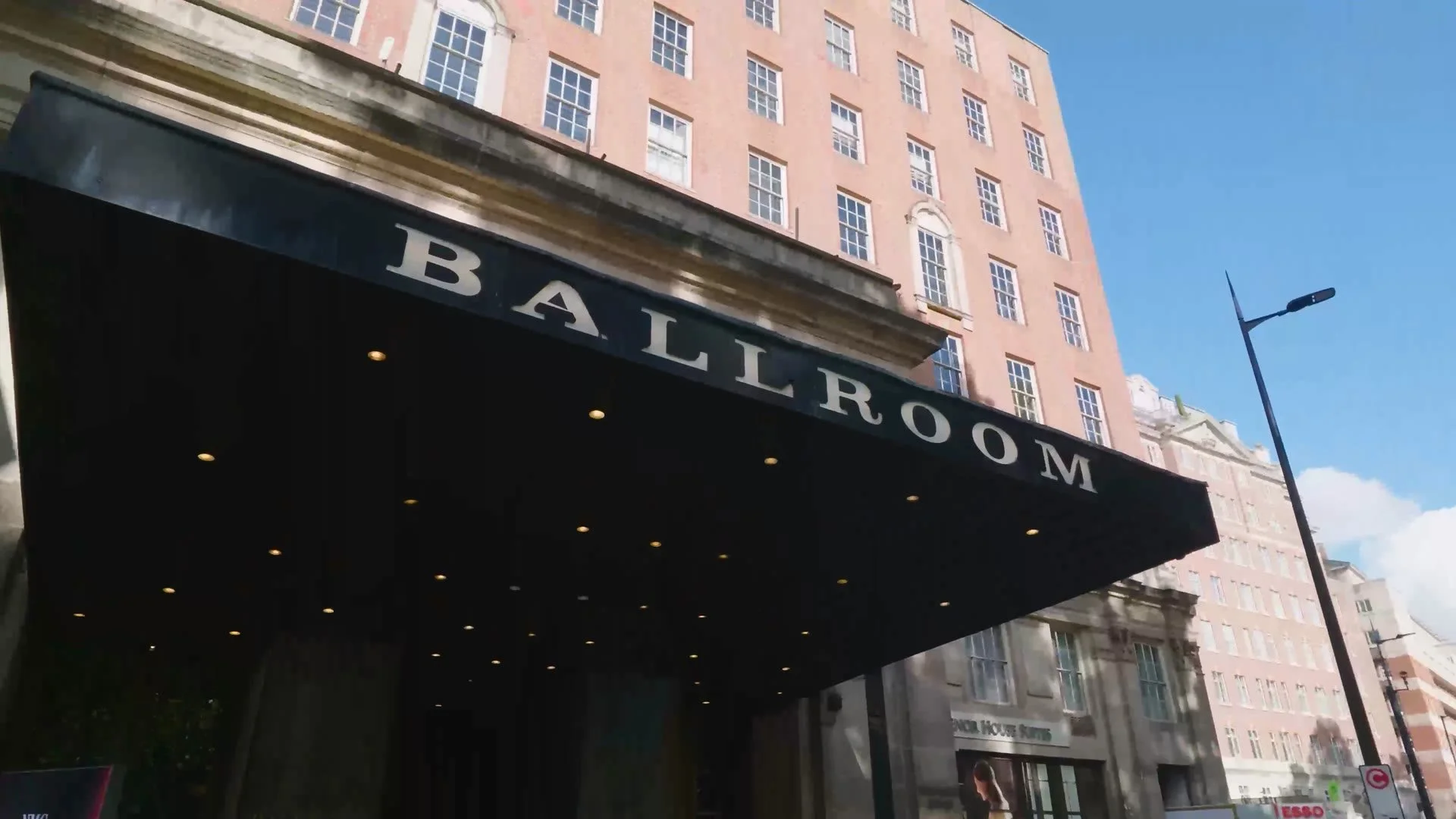 healthinvestor-awards-video-ballroom-entrance.jpg
